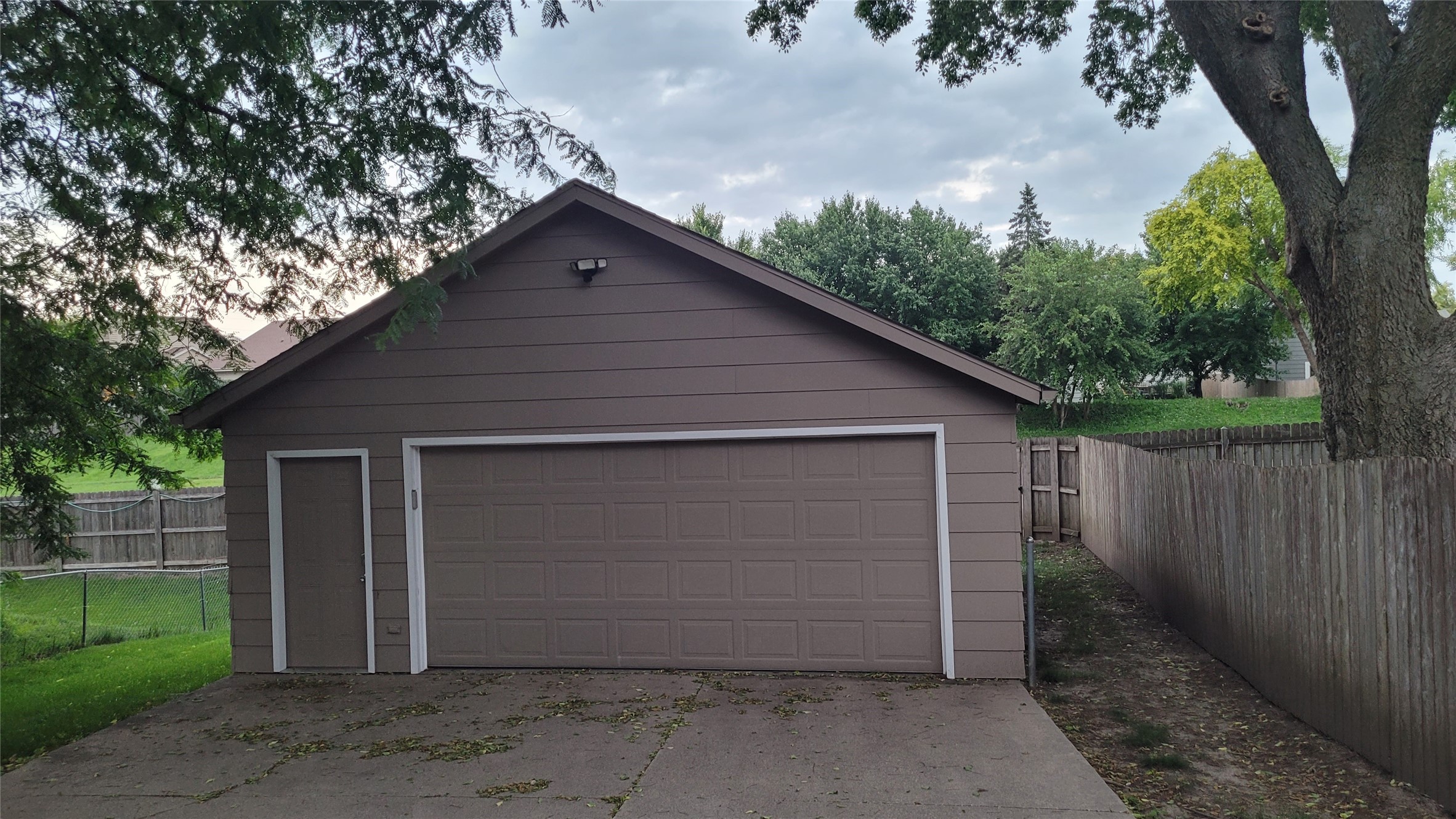 116 S 50th Court