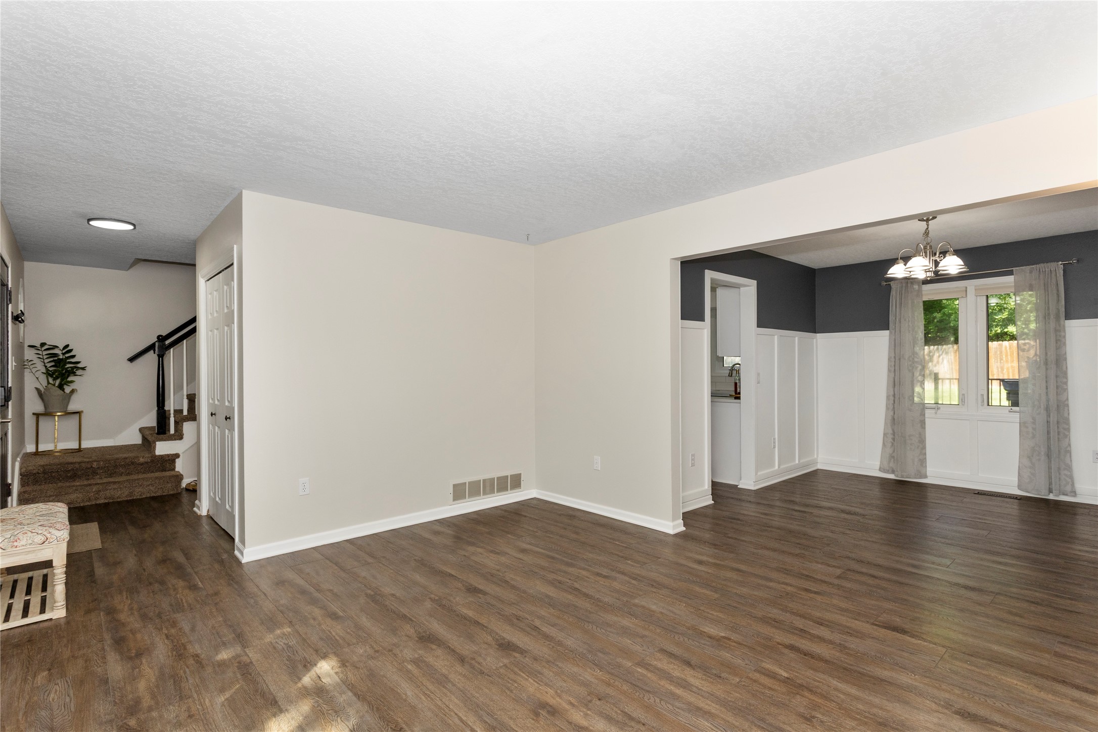 2701 Scenic Valley Drive