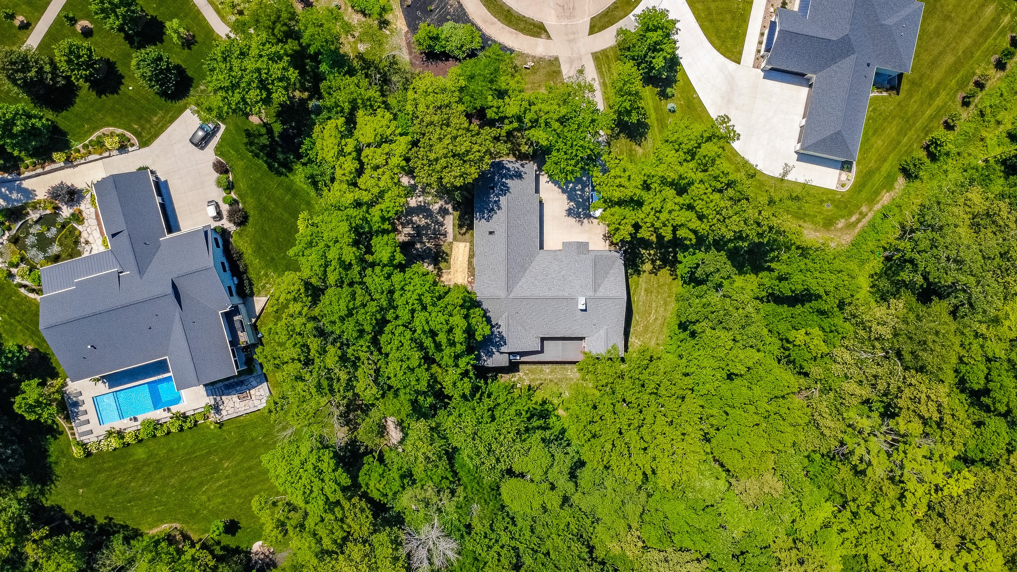 5692 SW Lake Ridge Drive