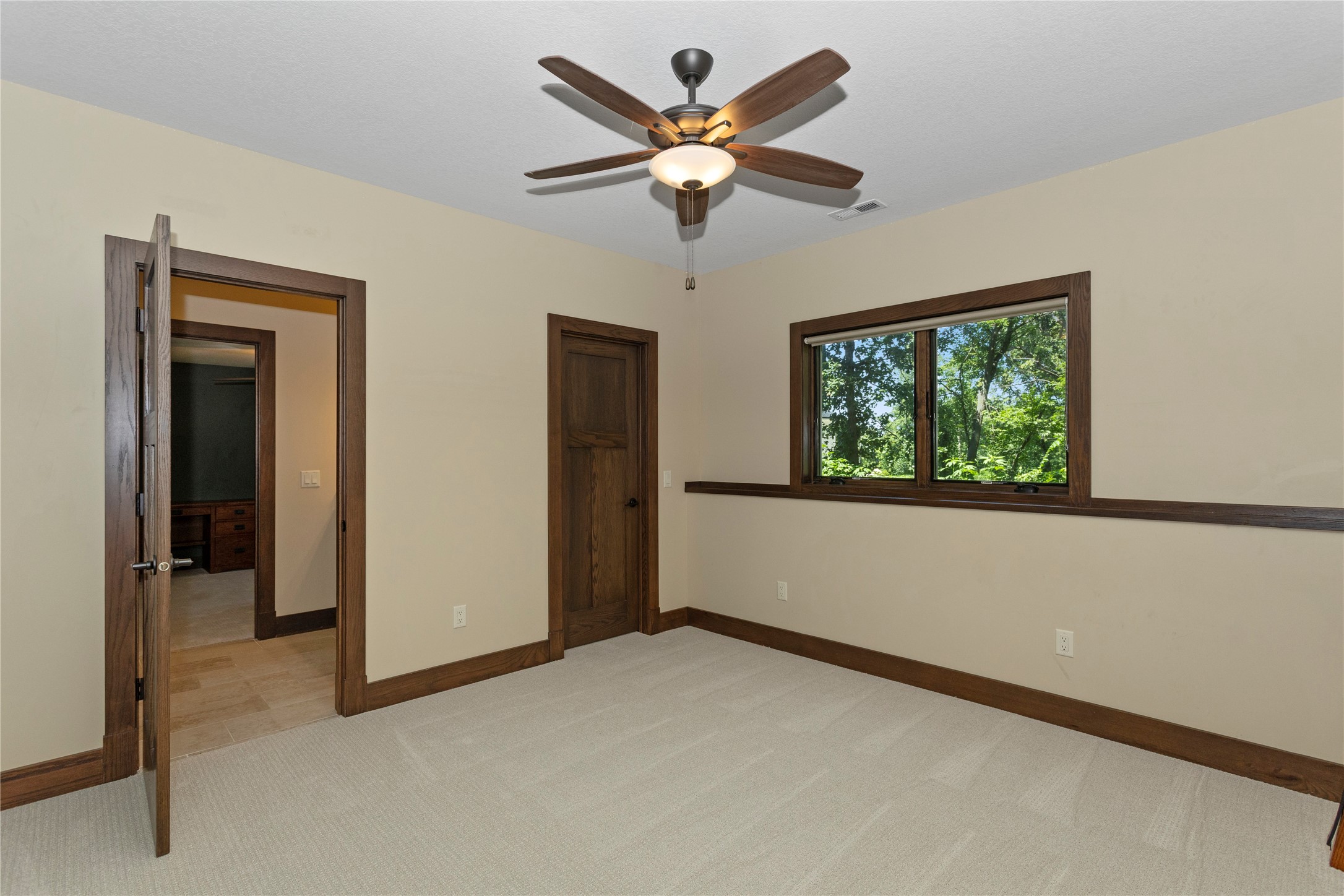 5692 SW Lake Ridge Drive