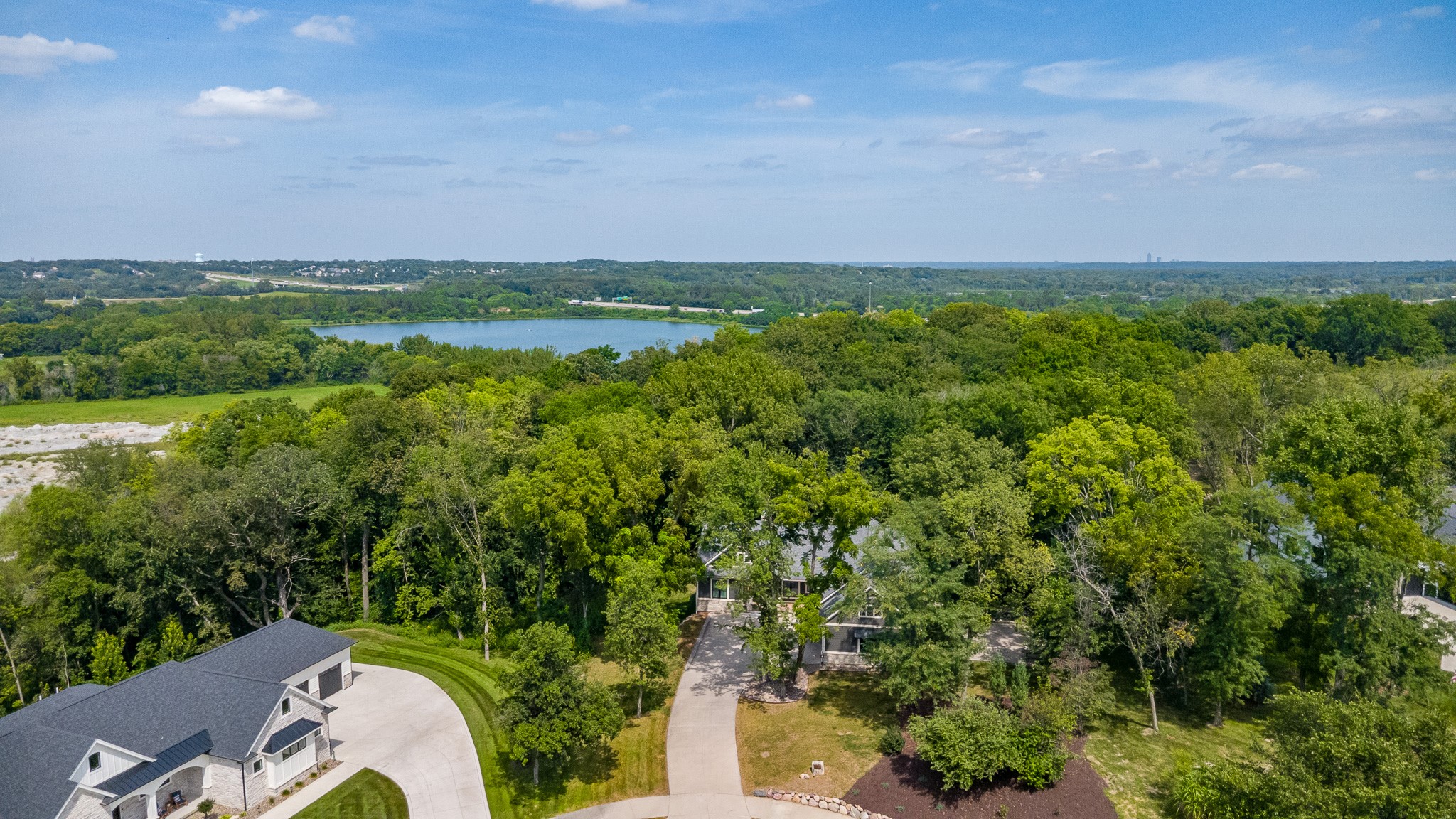 5692 SW Lake Ridge Drive