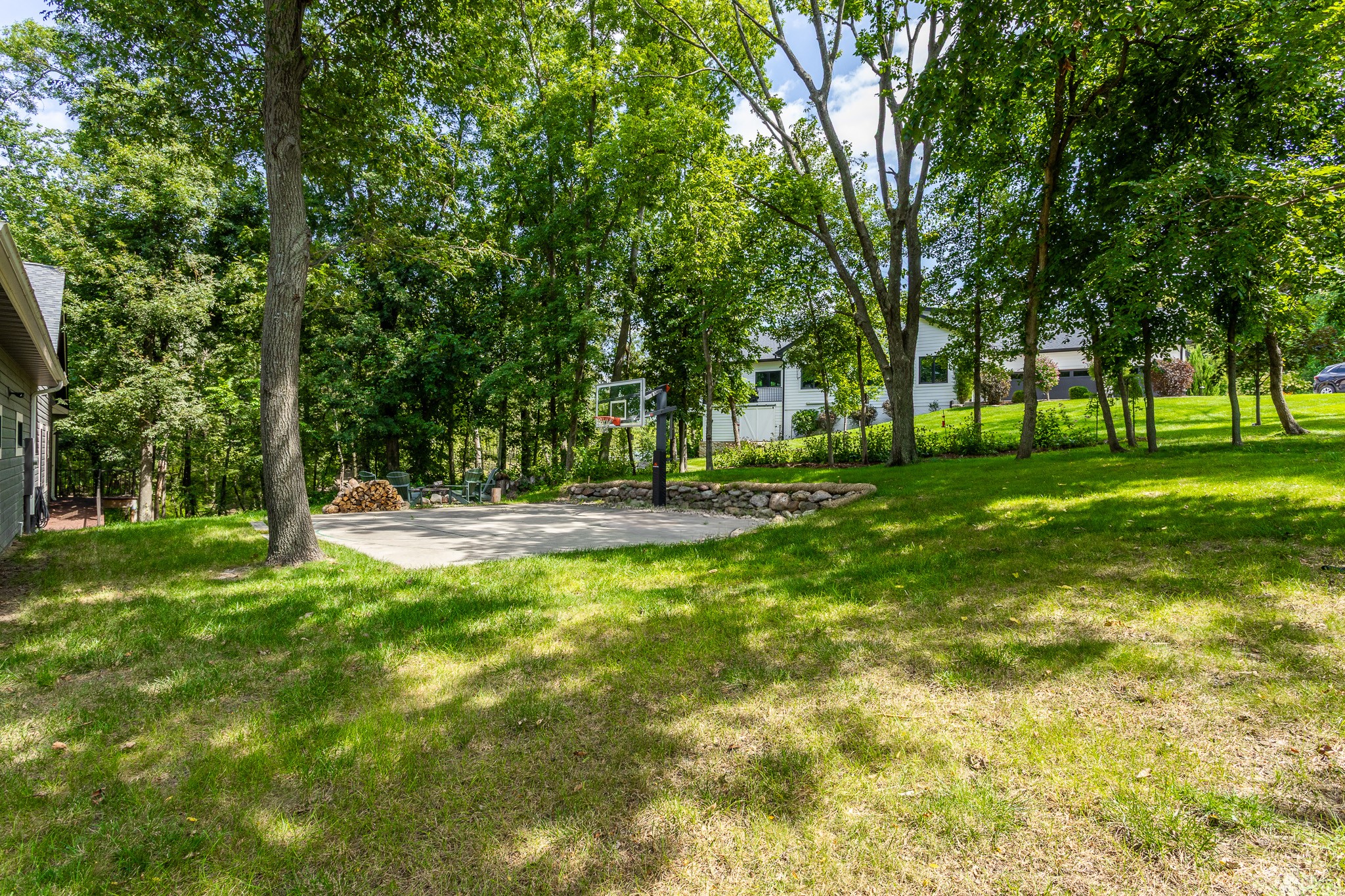 5692 SW Lake Ridge Drive