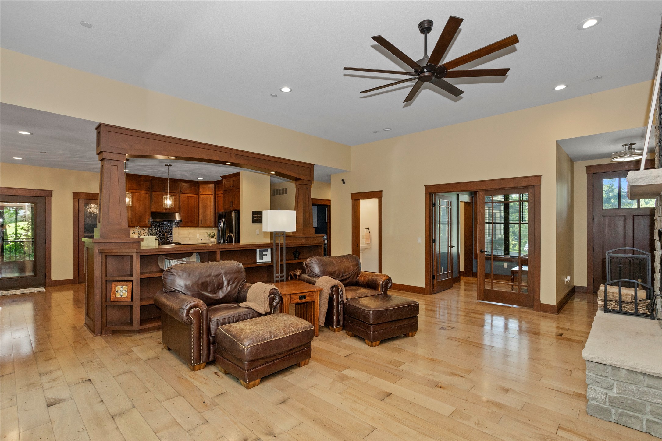 5692 SW Lake Ridge Drive