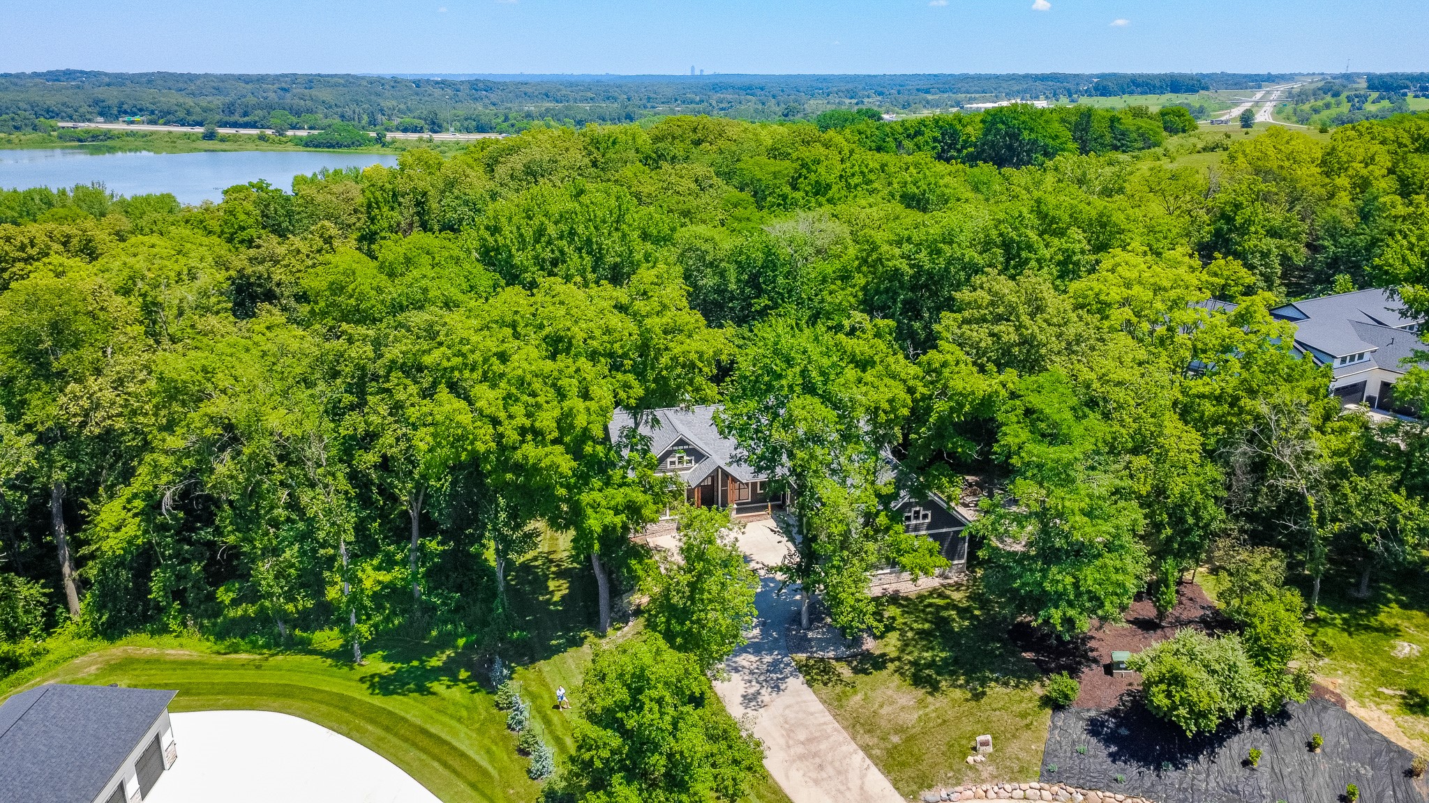 5692 SW Lake Ridge Drive