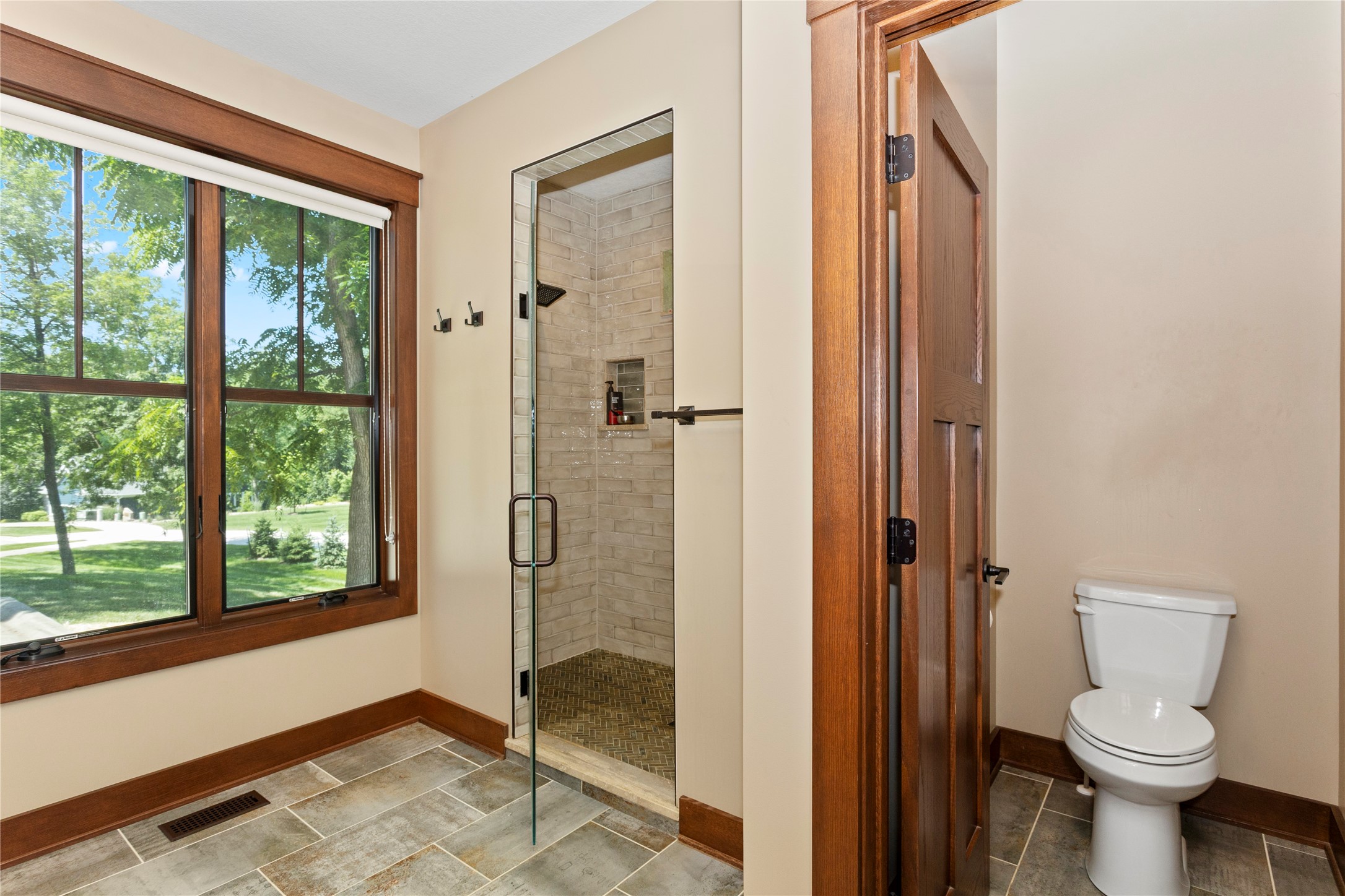 5692 SW Lake Ridge Drive
