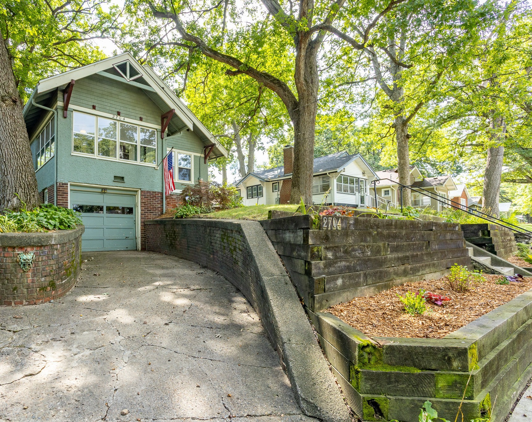 2704 Moyer Street