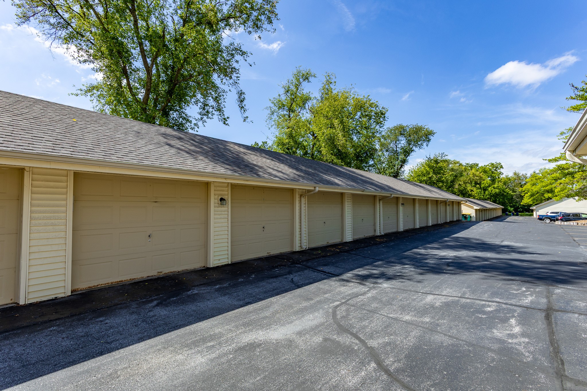 4910 Pleasant Street 14