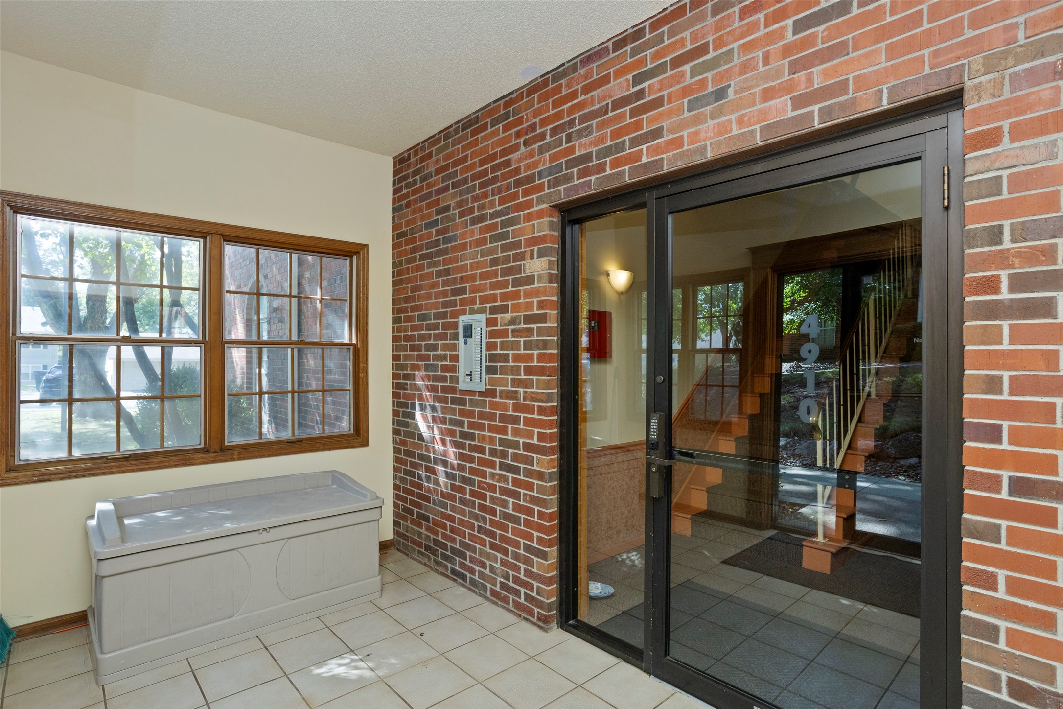 4910 Pleasant Street 14