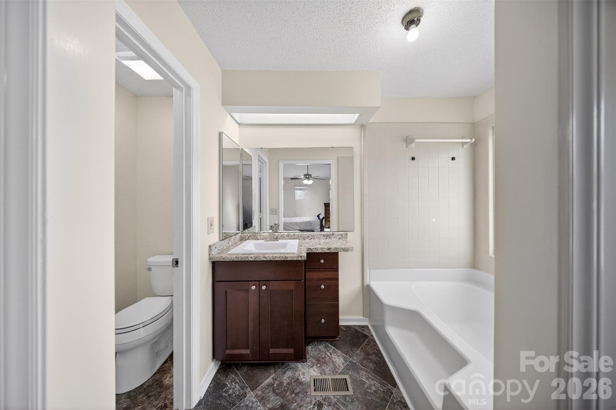 2354 Castlecomer Drive