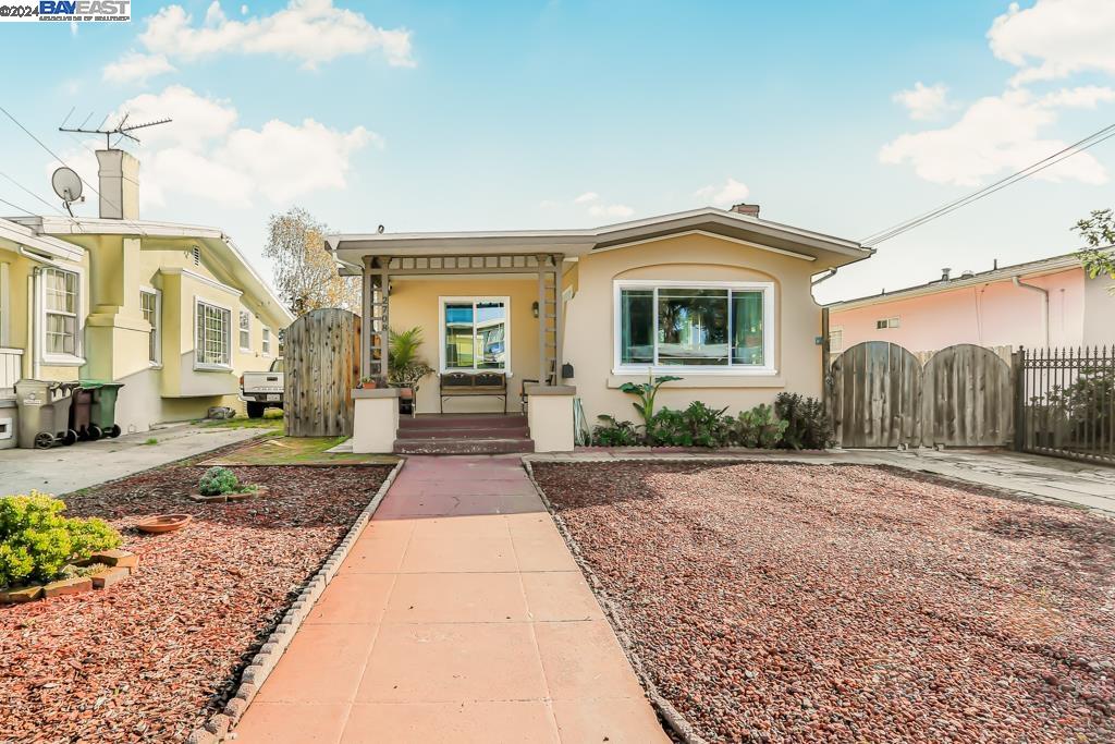 2708 Humboldt Ave