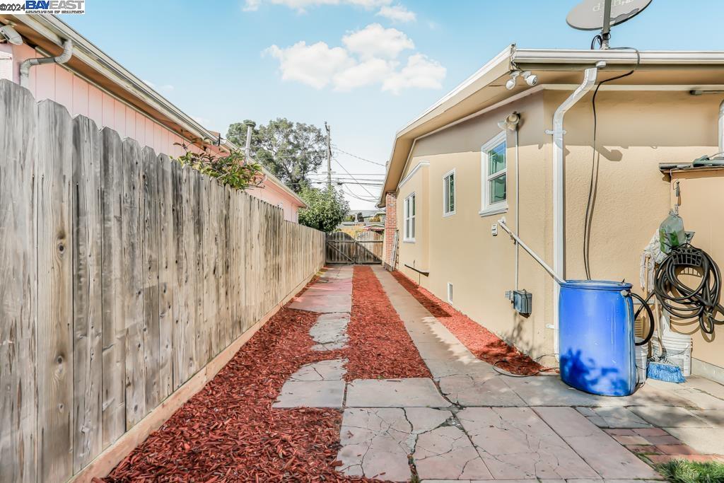 2708 Humboldt Ave