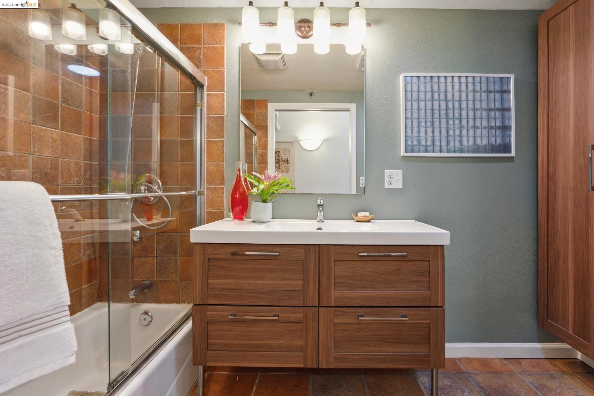 2649 San Pablo Ave # 2