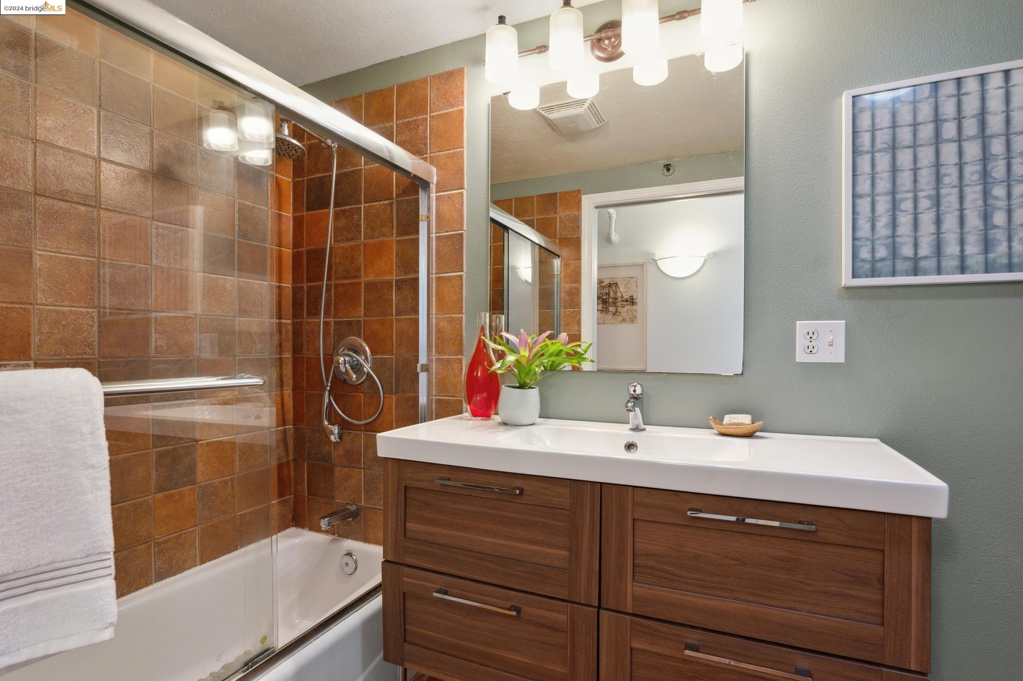 2649 San Pablo Ave # 2