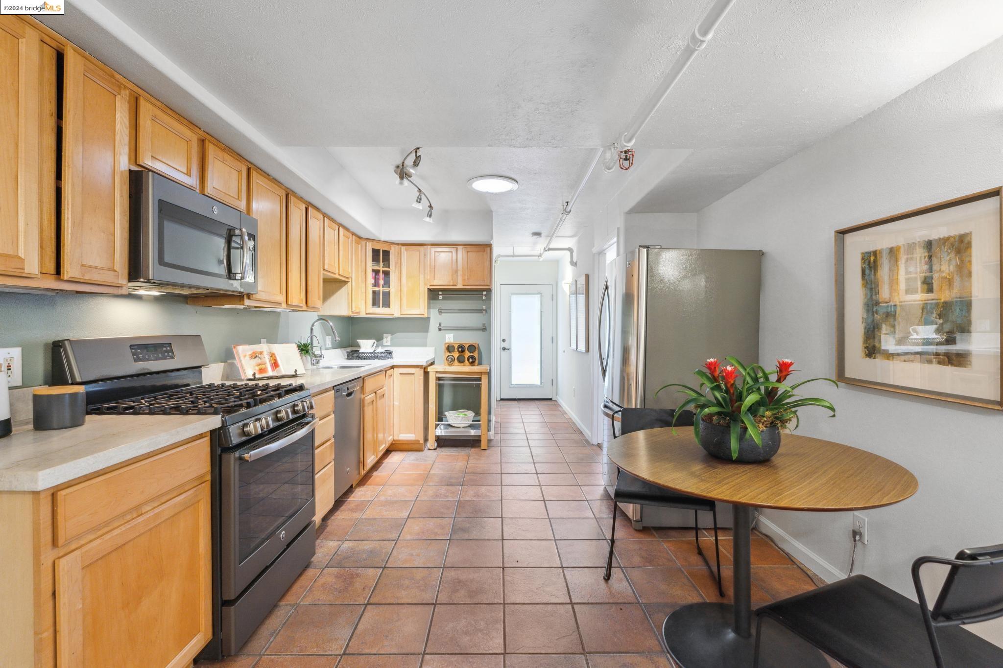 2649 San Pablo Ave # 2