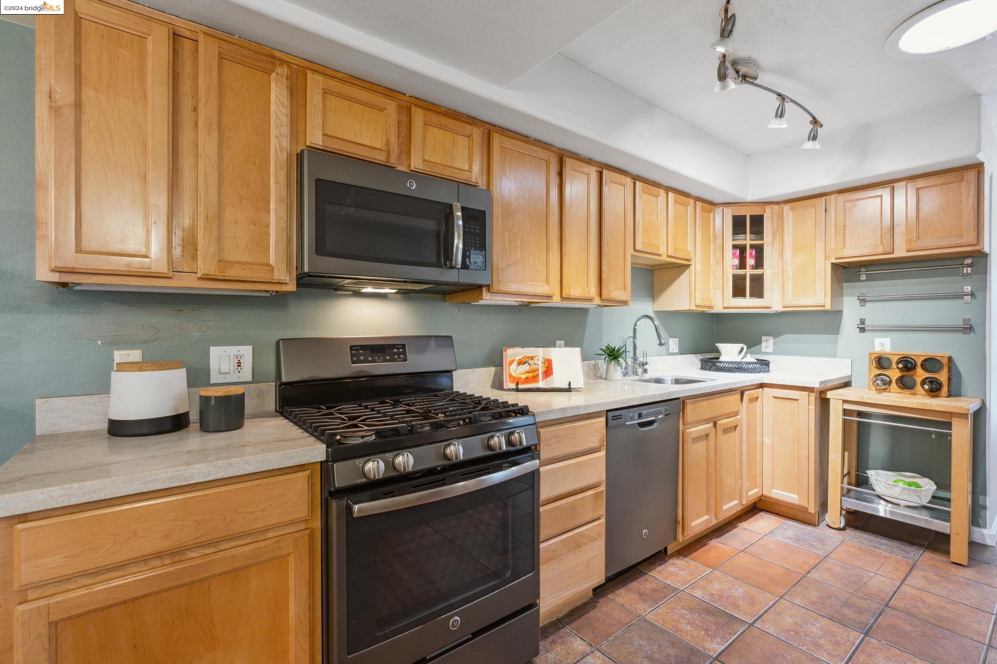 2649 San Pablo Ave # 2