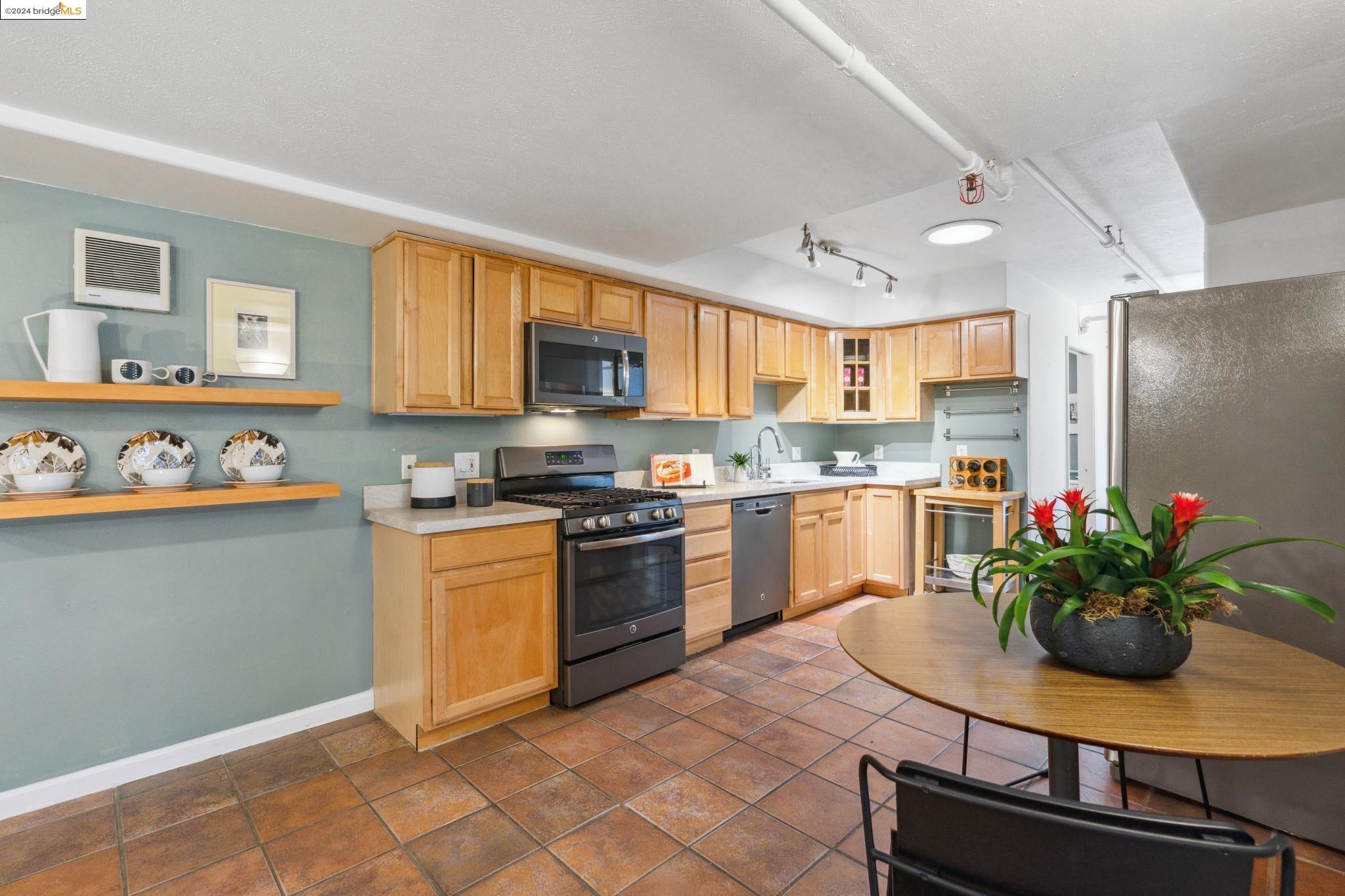 2649 San Pablo Ave # 2