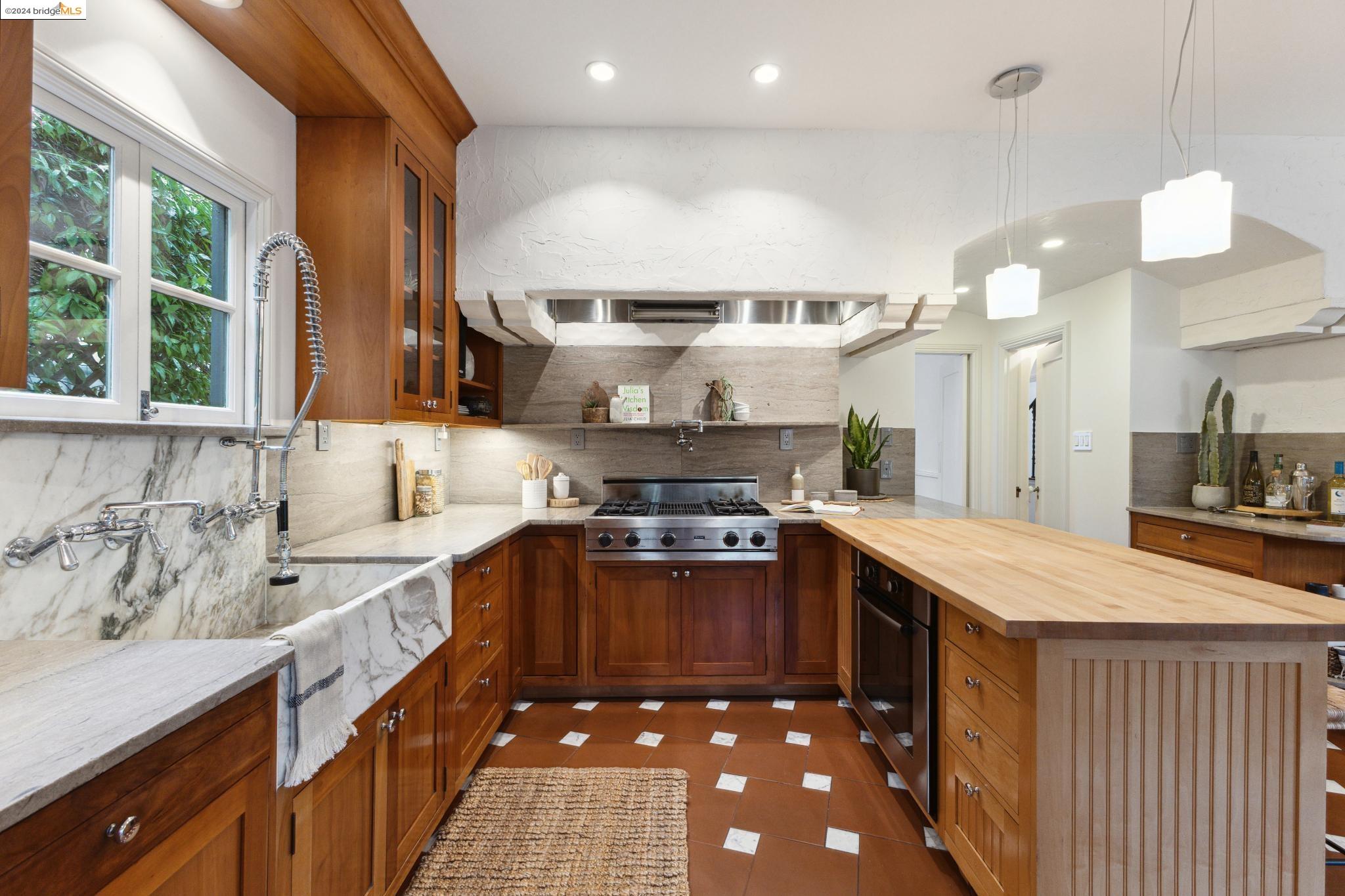 1066 Sunnyhills Road
