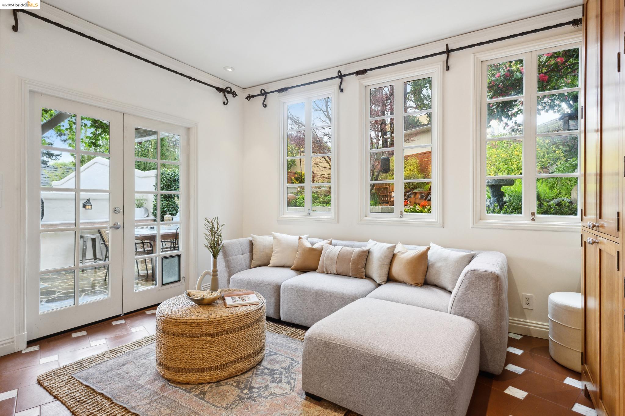 1066 Sunnyhills Road