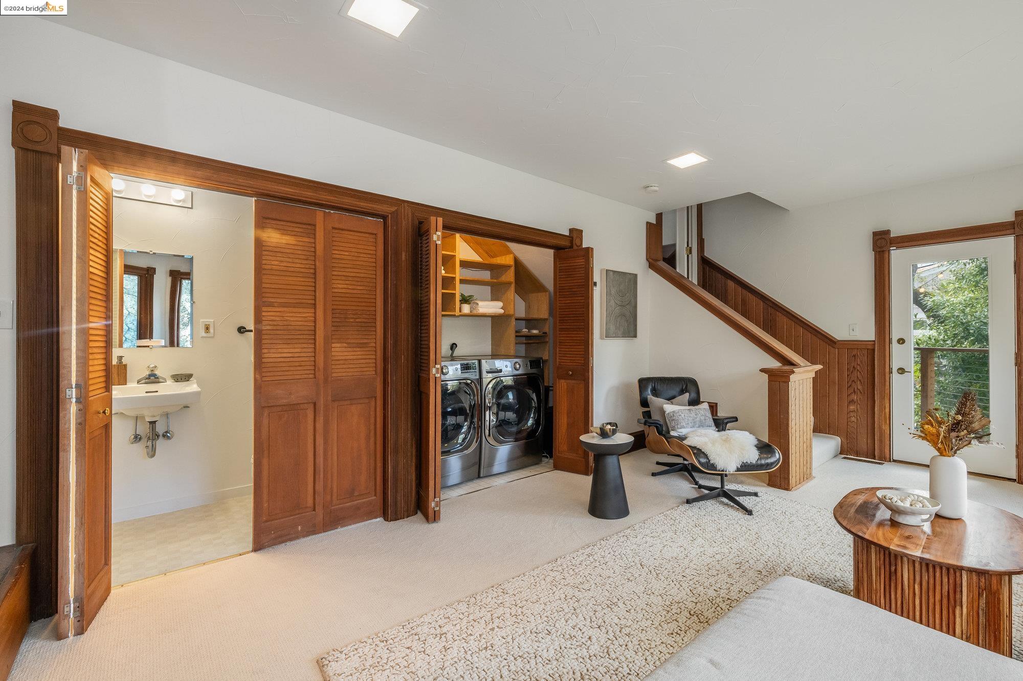 6630 Glen Oaks Way