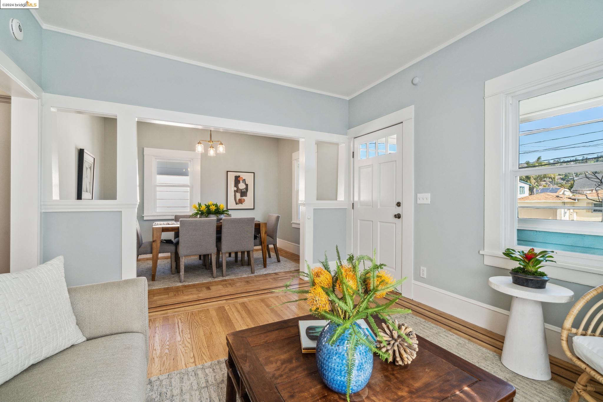 433 Everett St