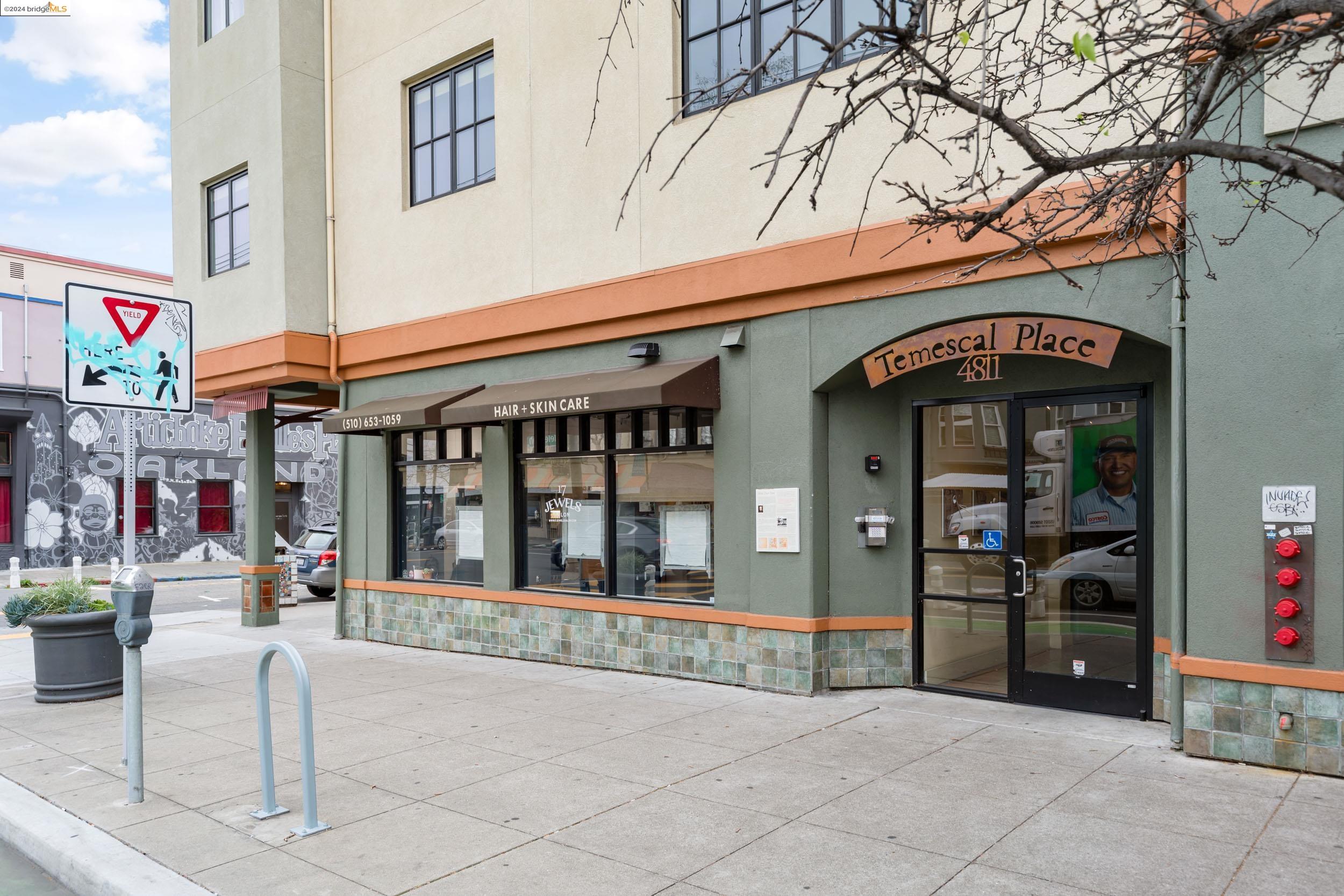 4811 Telegraph Ave # 212