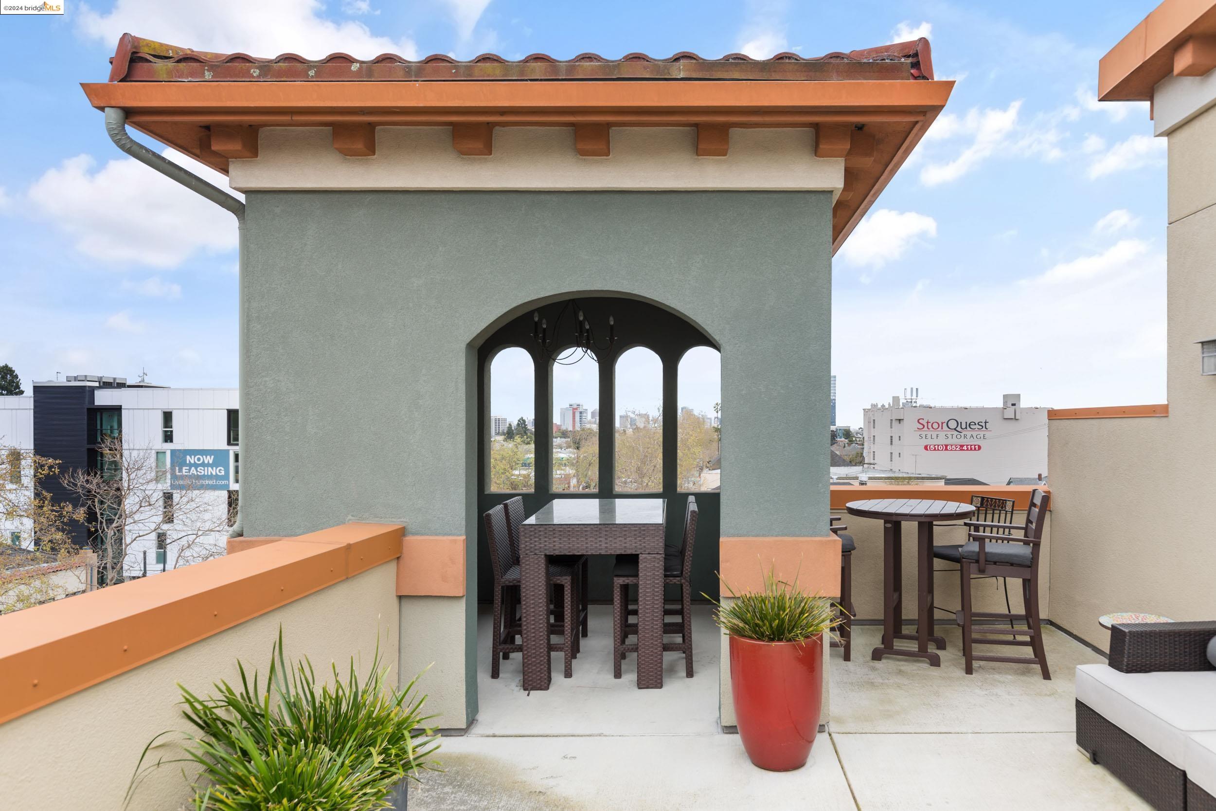 4811 Telegraph Ave # 212