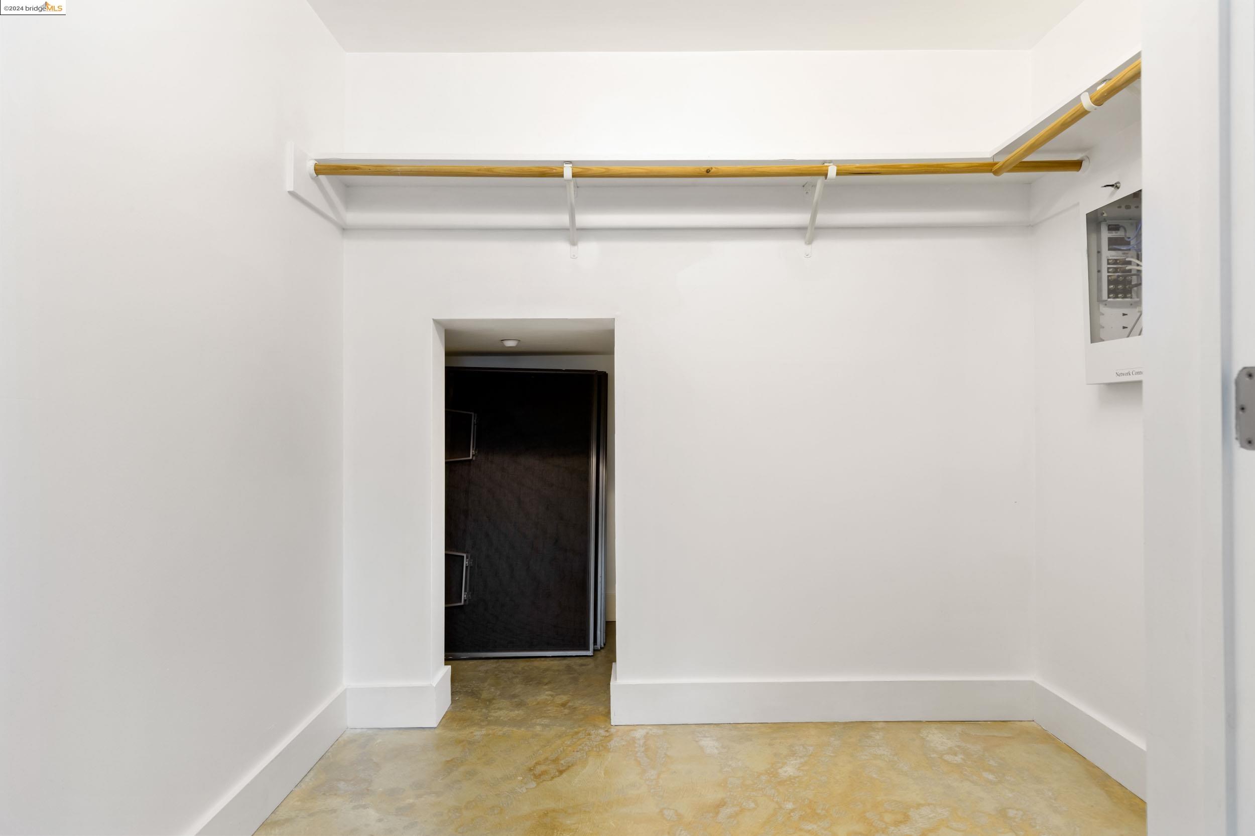 4811 Telegraph Ave # 212