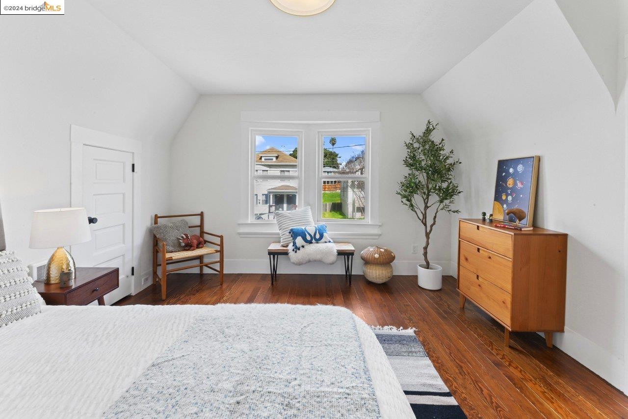 2232 8Th Ave
