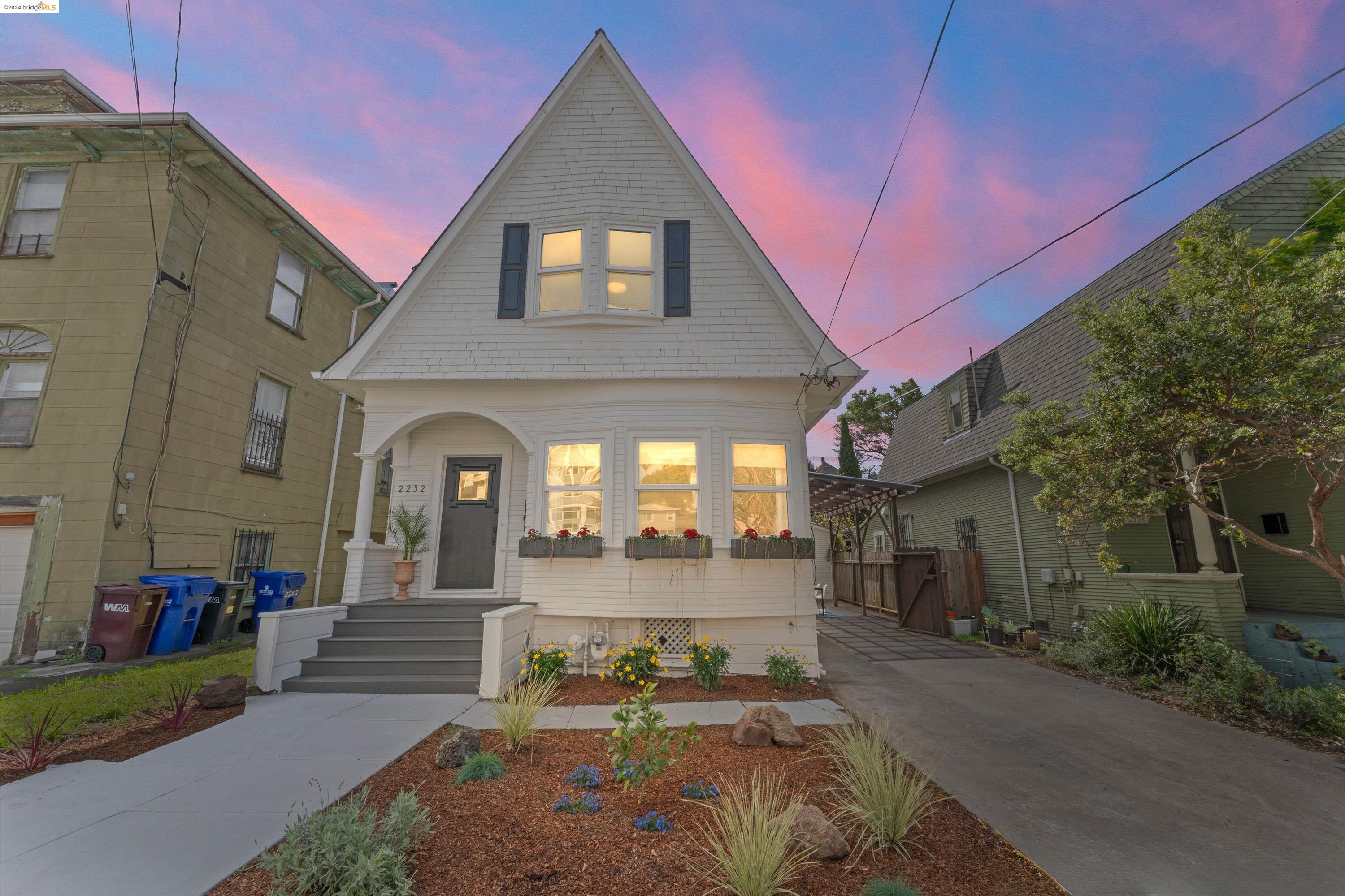 2232 8Th Ave