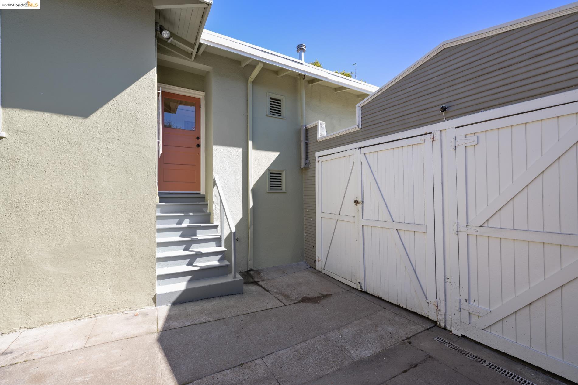 321 Hemphill Pl