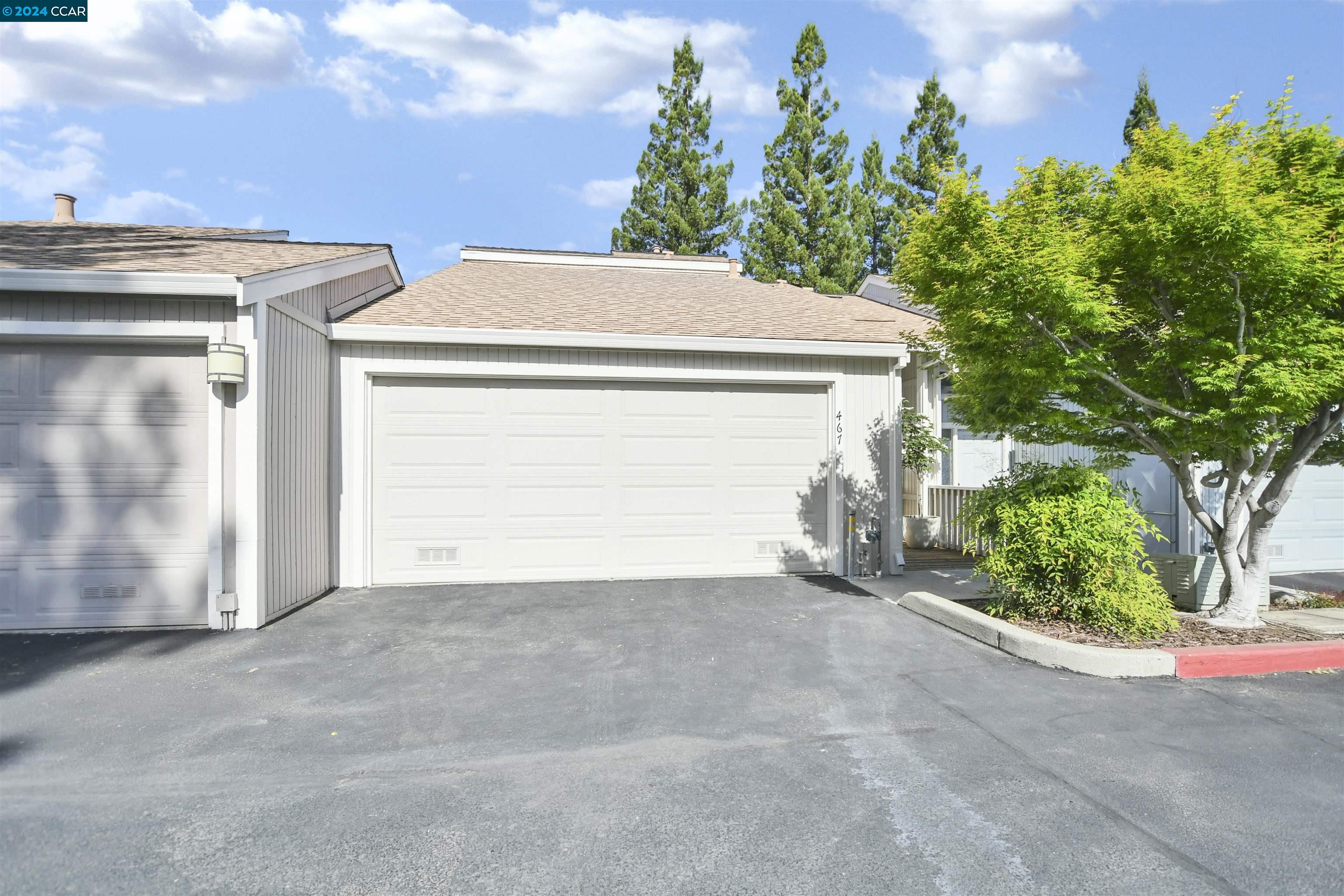 467 Camelback Rd
