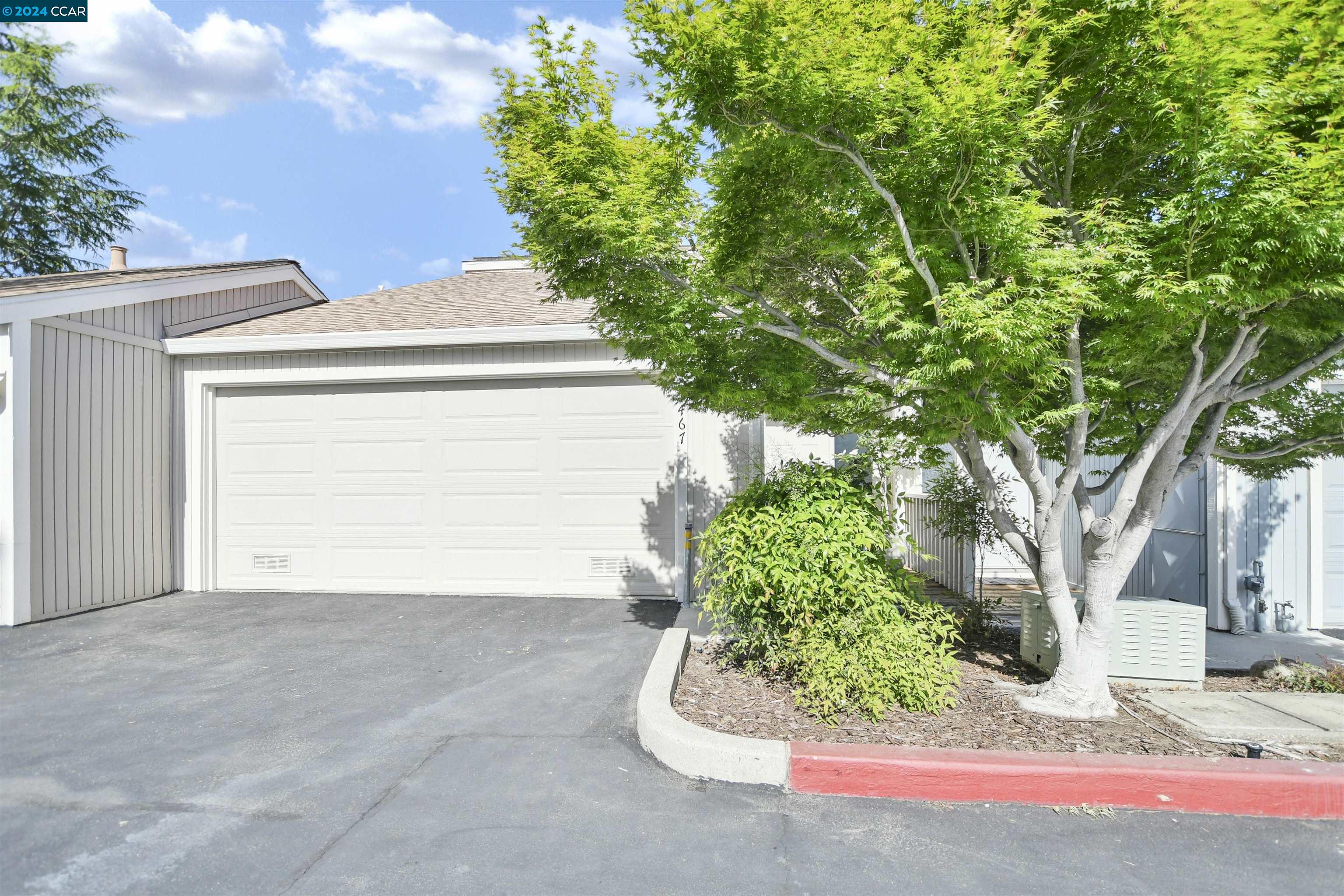467 Camelback Rd