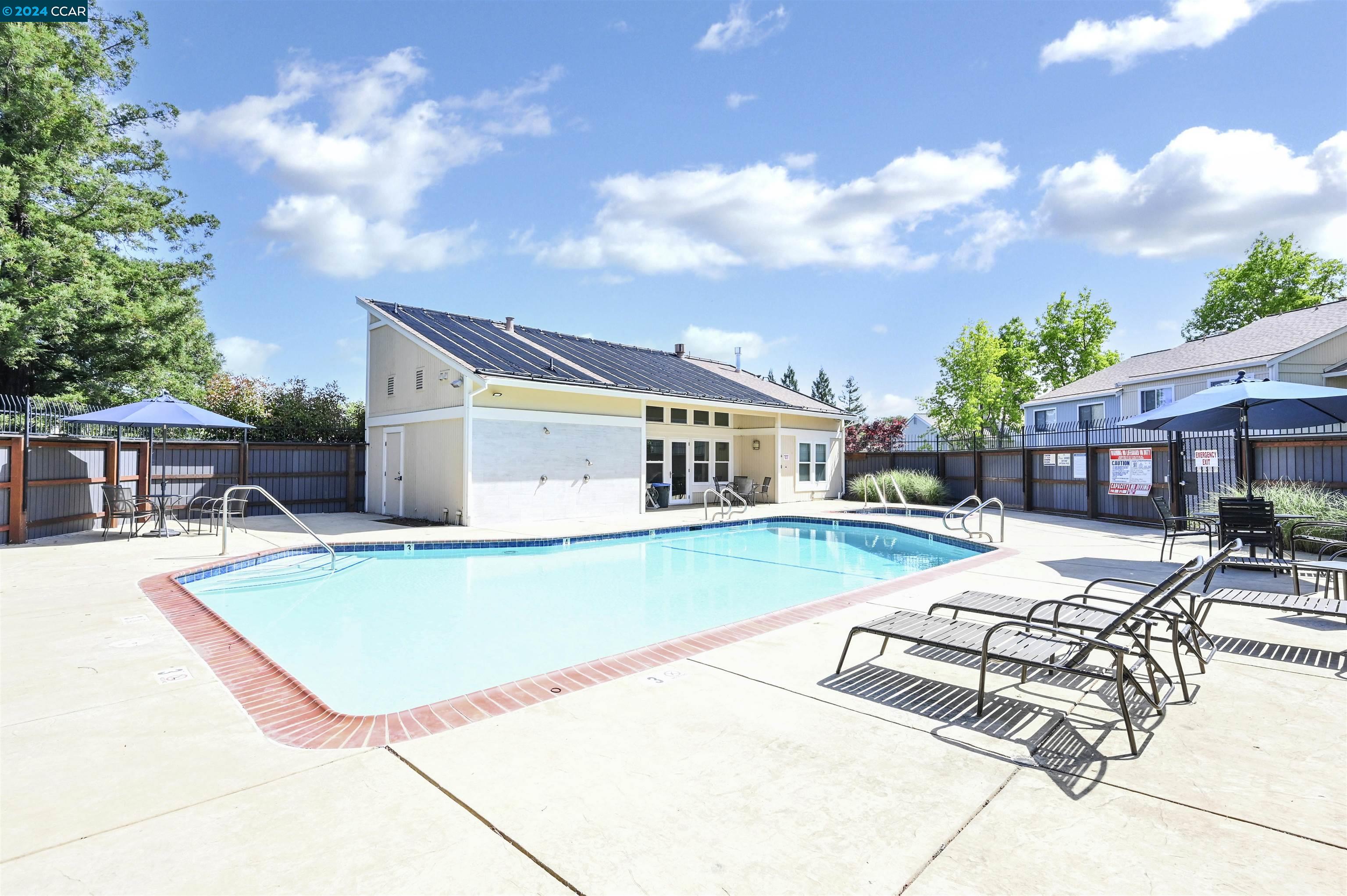 467 Camelback Rd