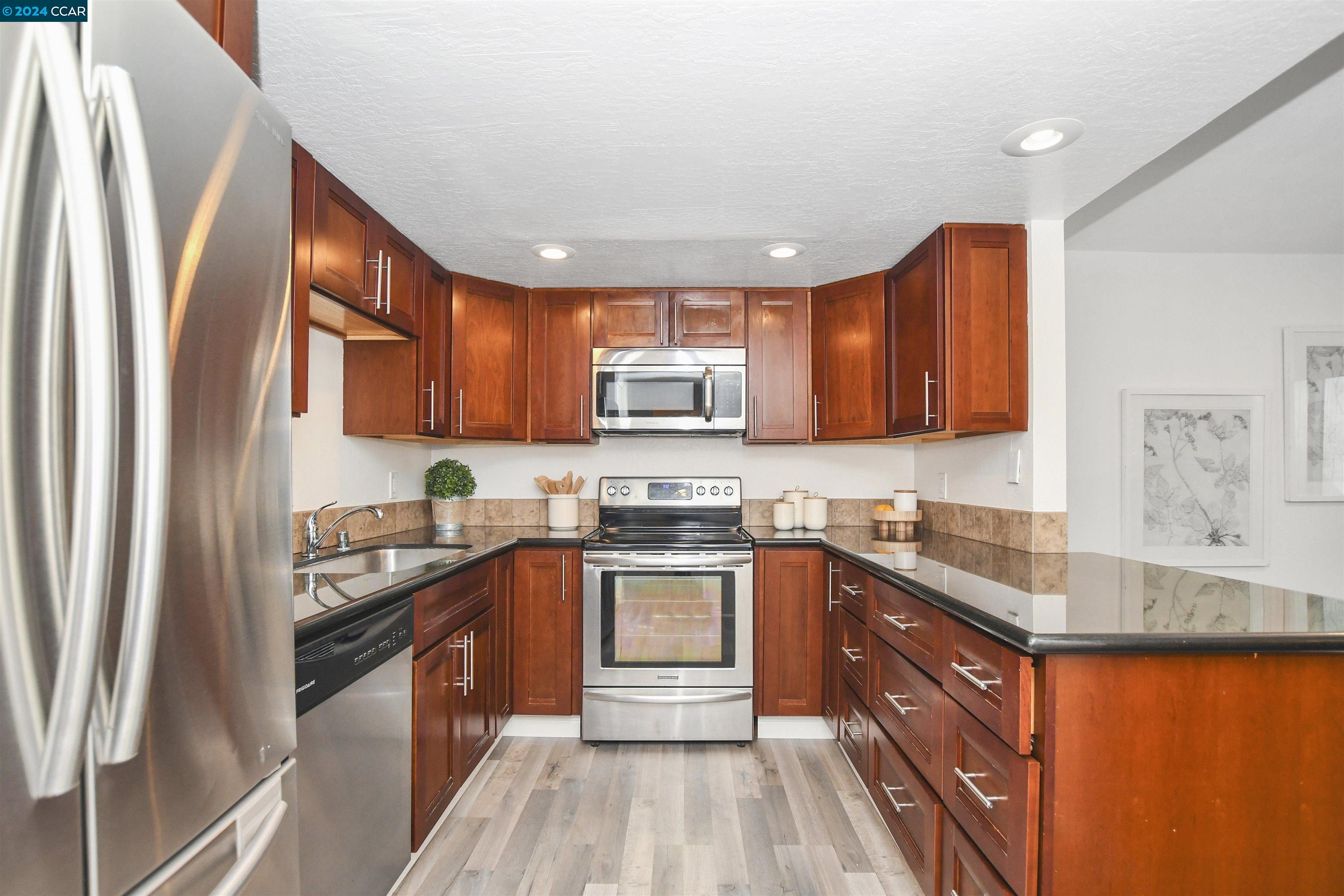 467 Camelback Rd