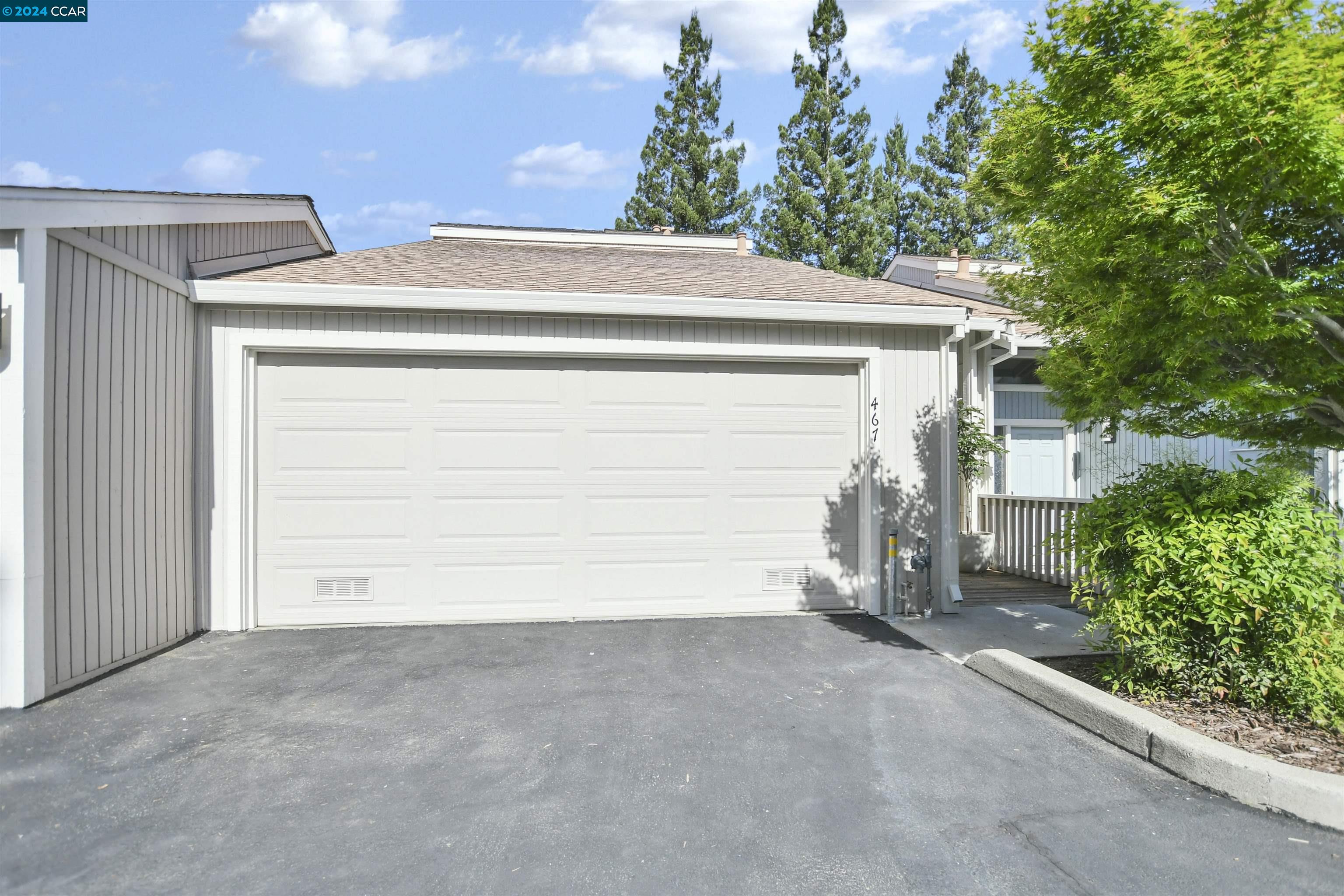 467 Camelback Rd