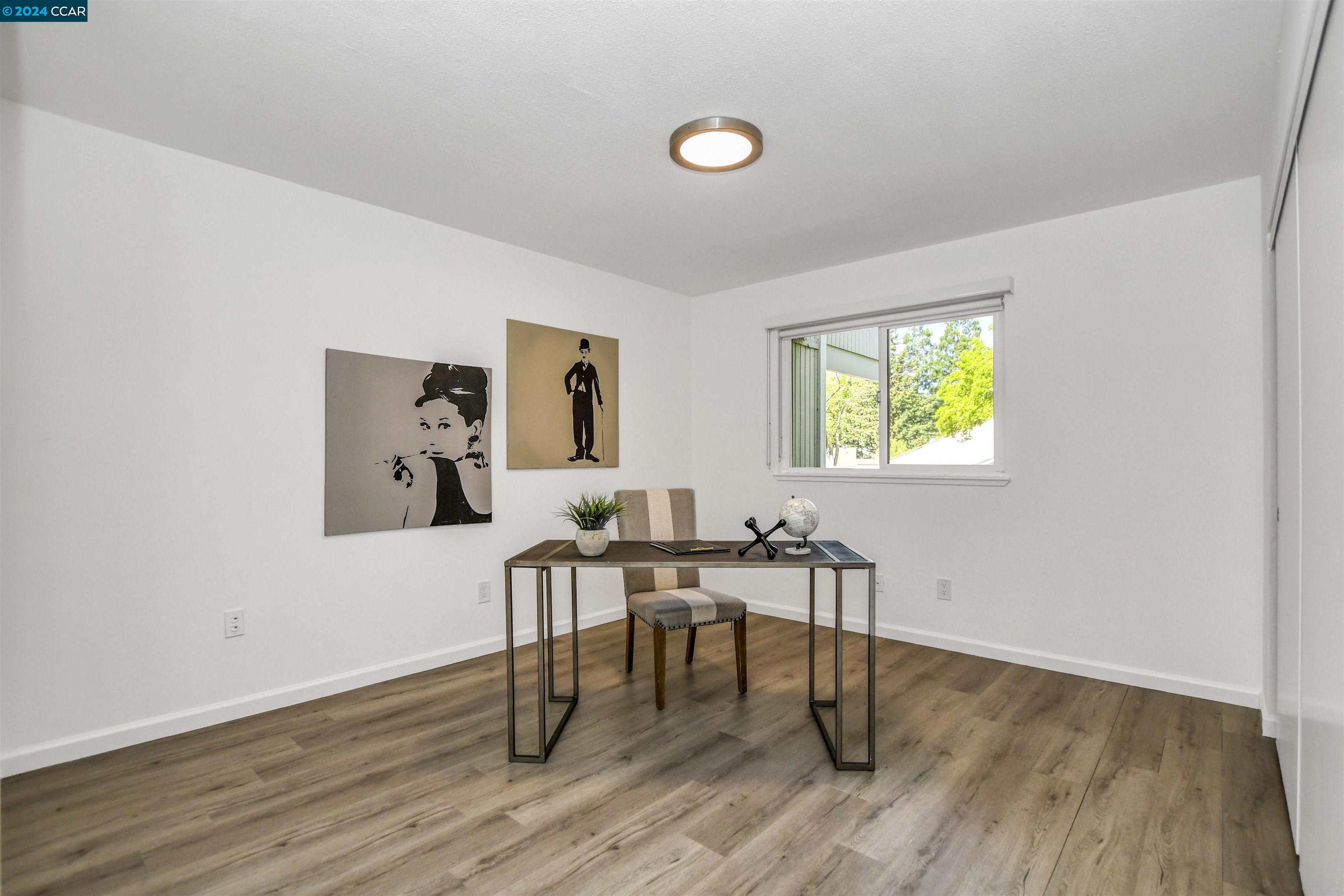 467 Camelback Rd