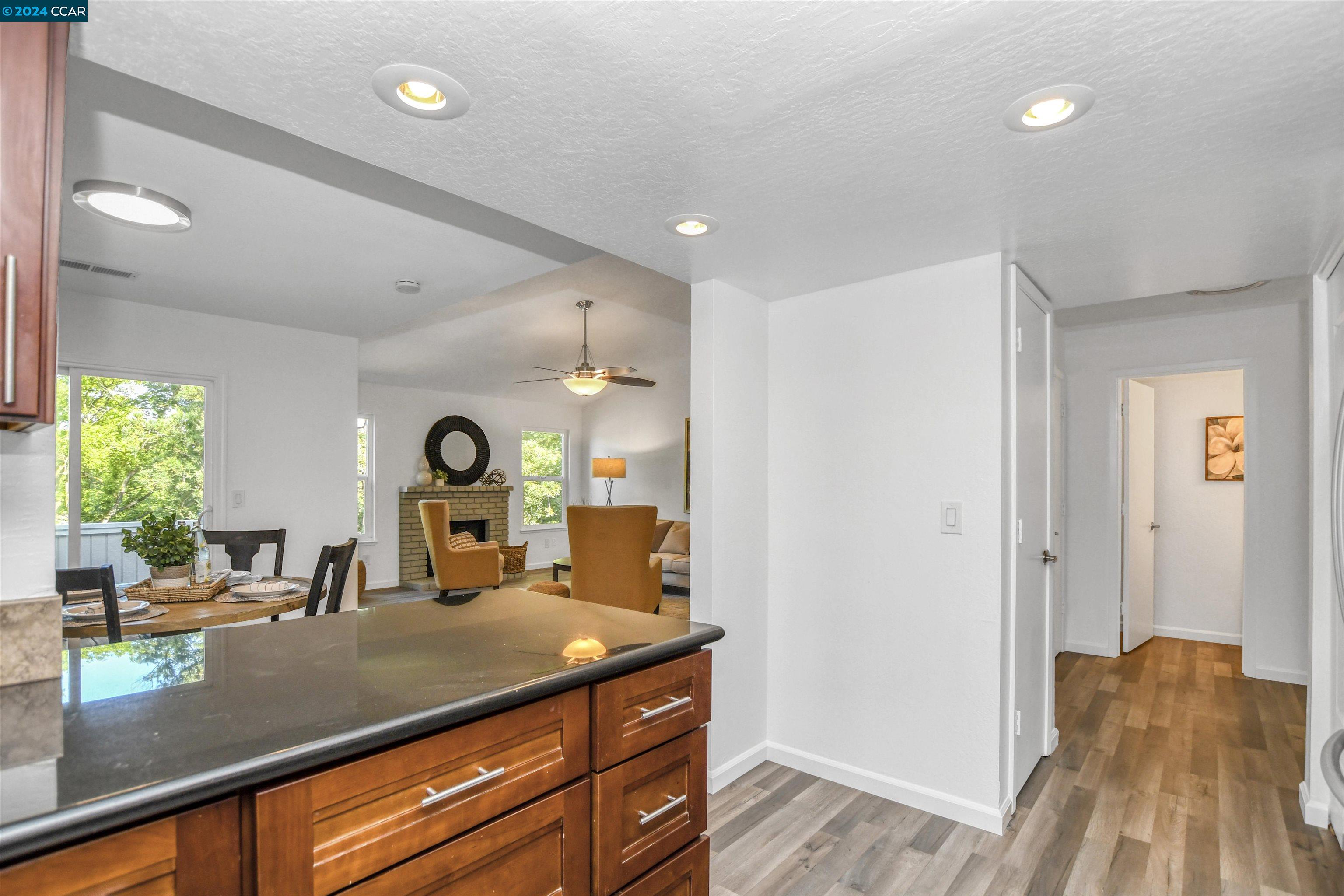 467 Camelback Rd