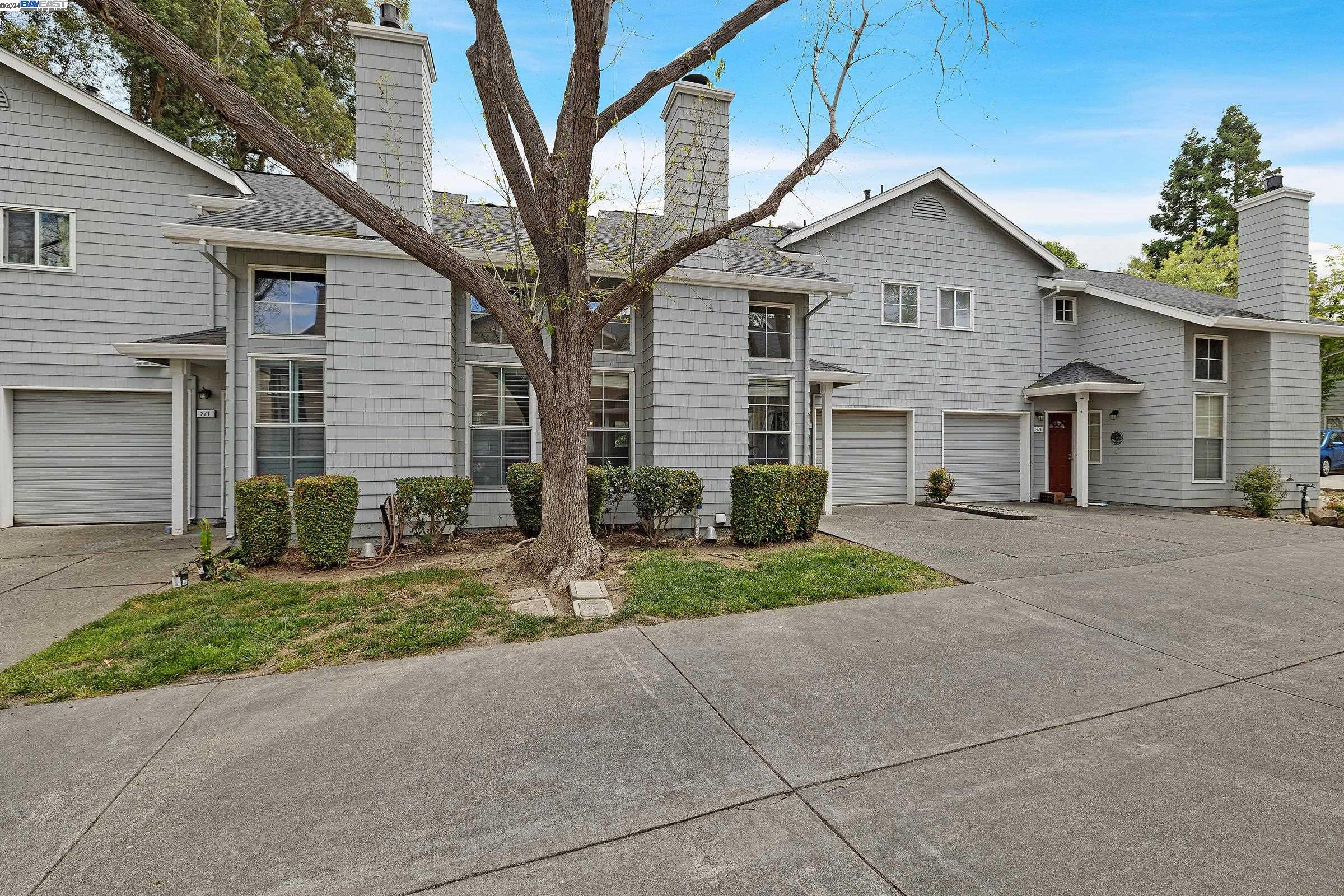 275 Pebblecreek Ct