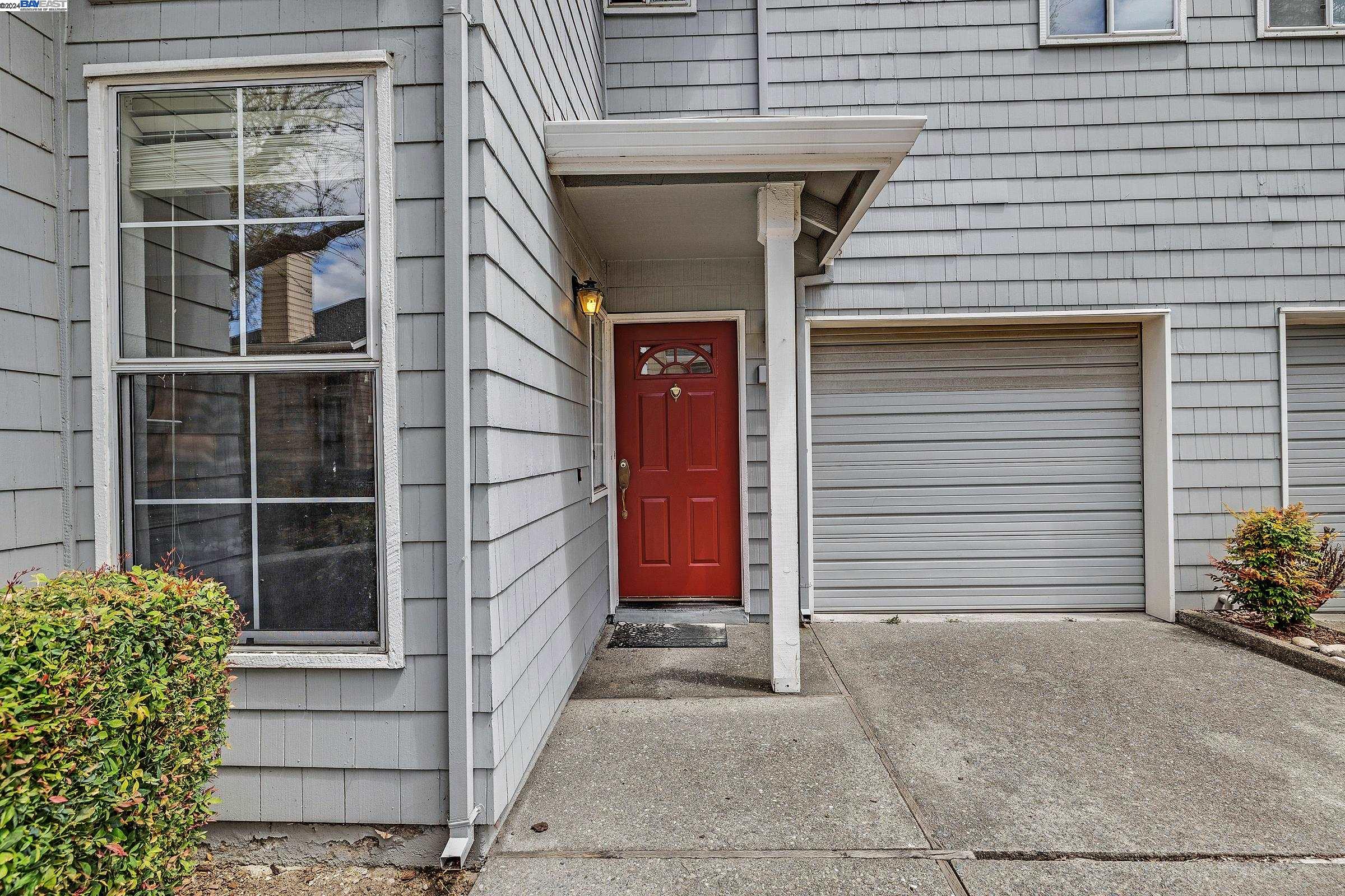 275 Pebblecreek Ct