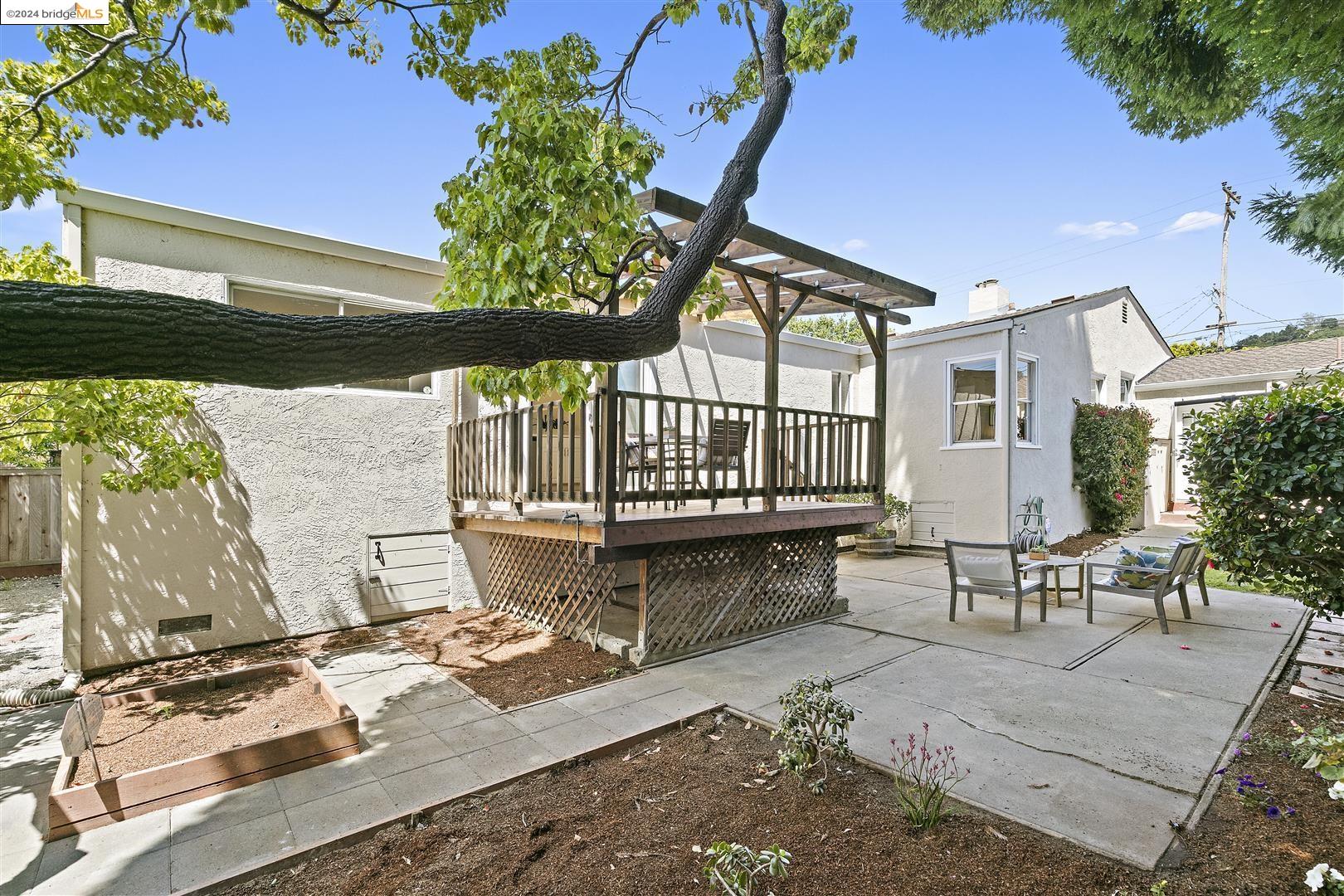 1409 Elm Street