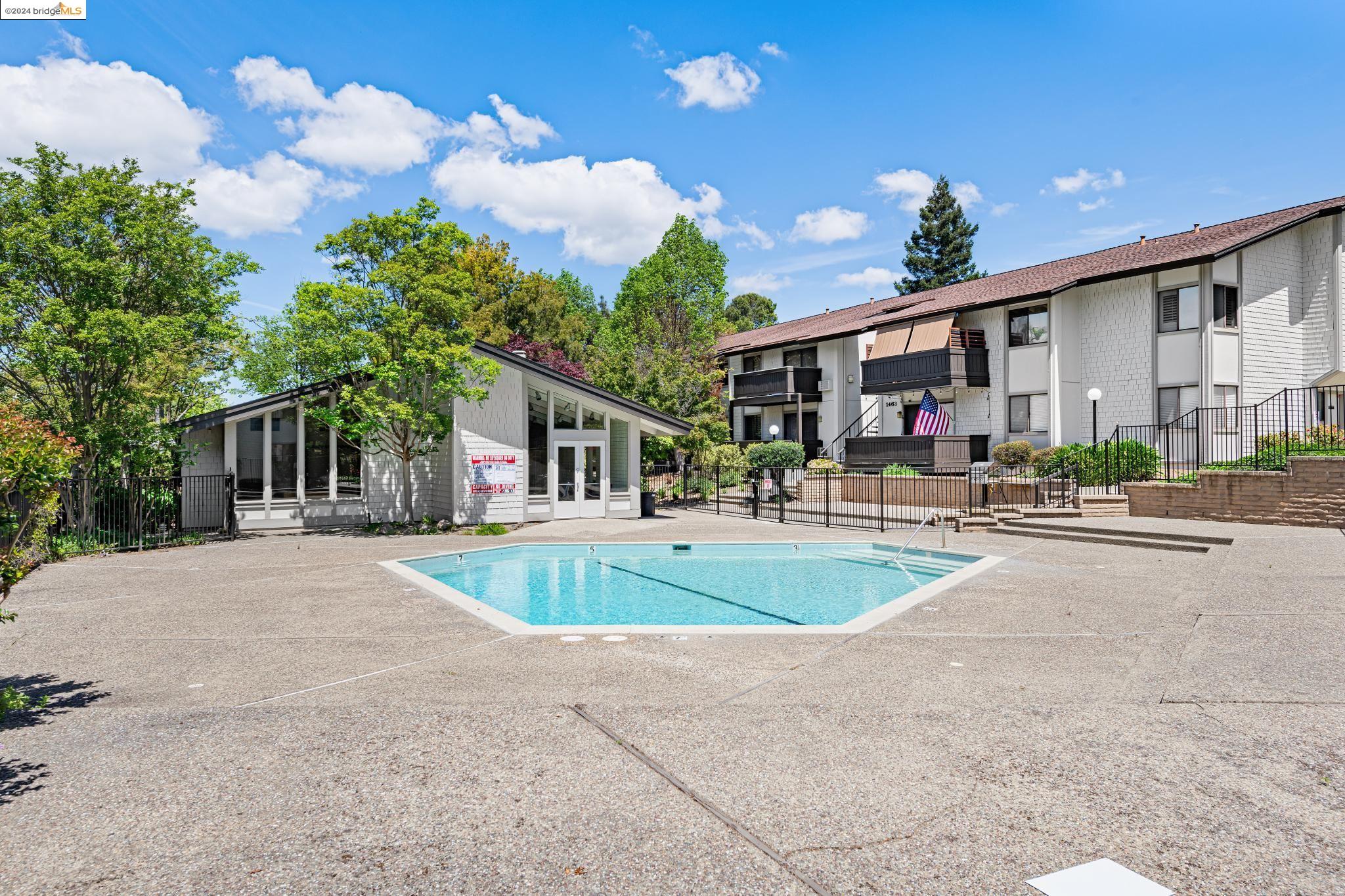 1435 Marchbanks Drive # 8