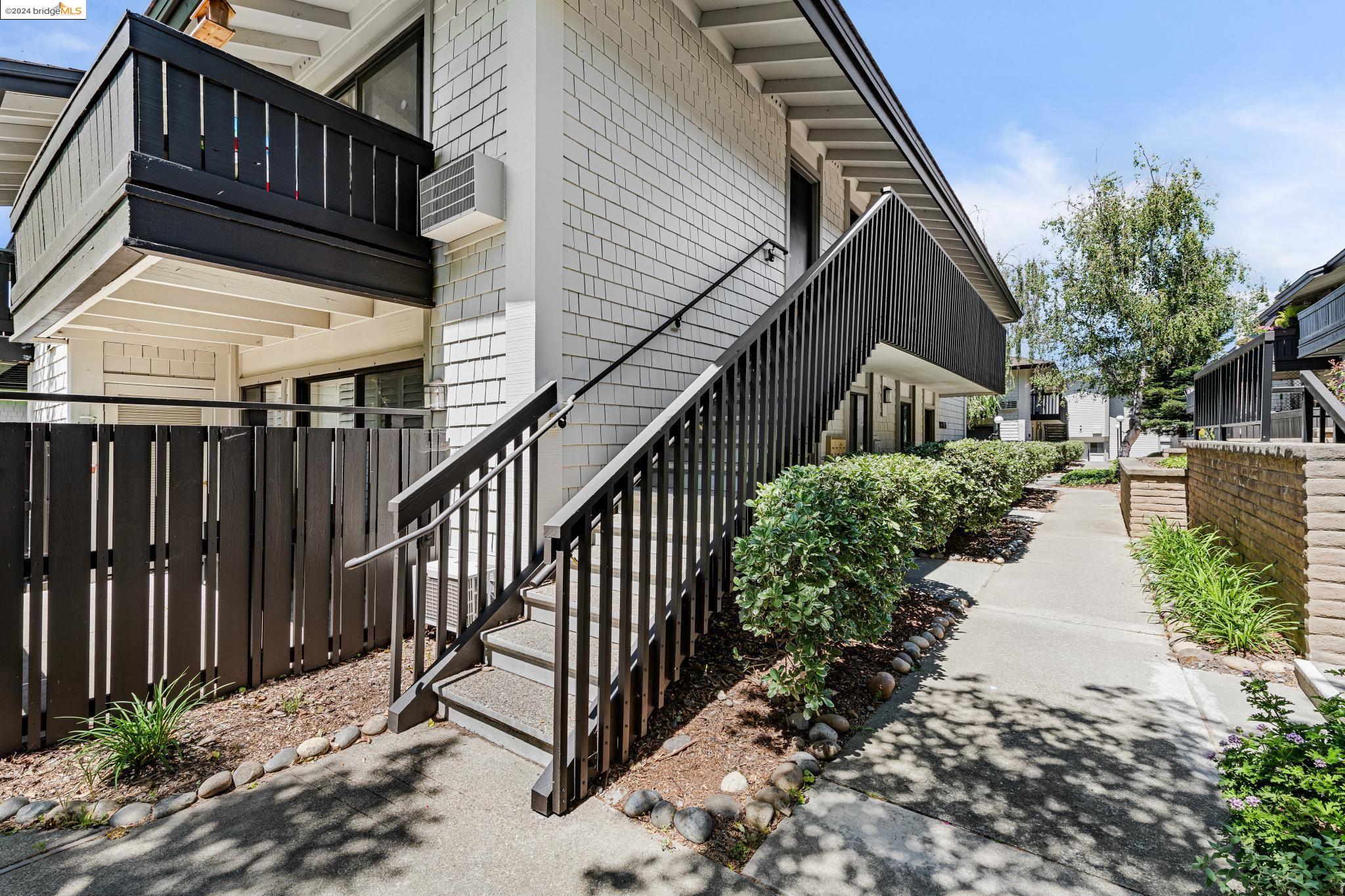 1435 Marchbanks Drive # 8