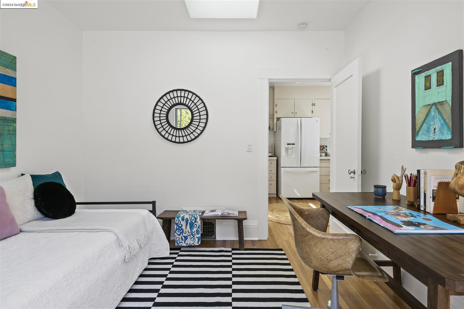 694 Walavista