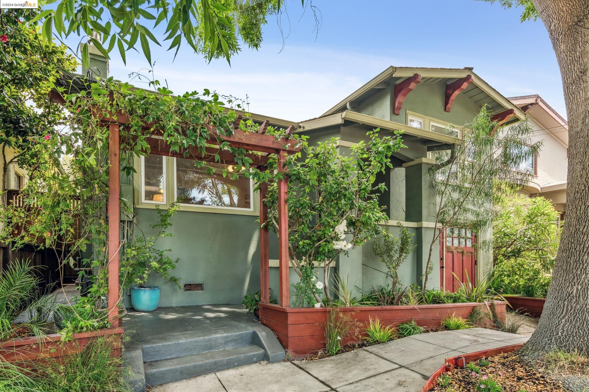 462 Rich St