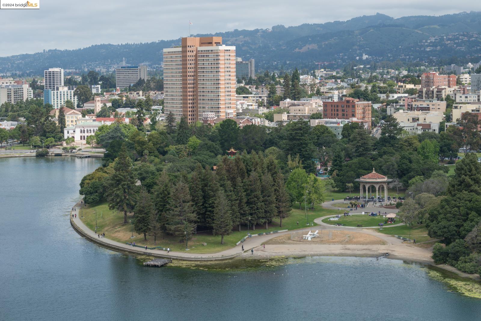 1 Lakeside Dr # 1804