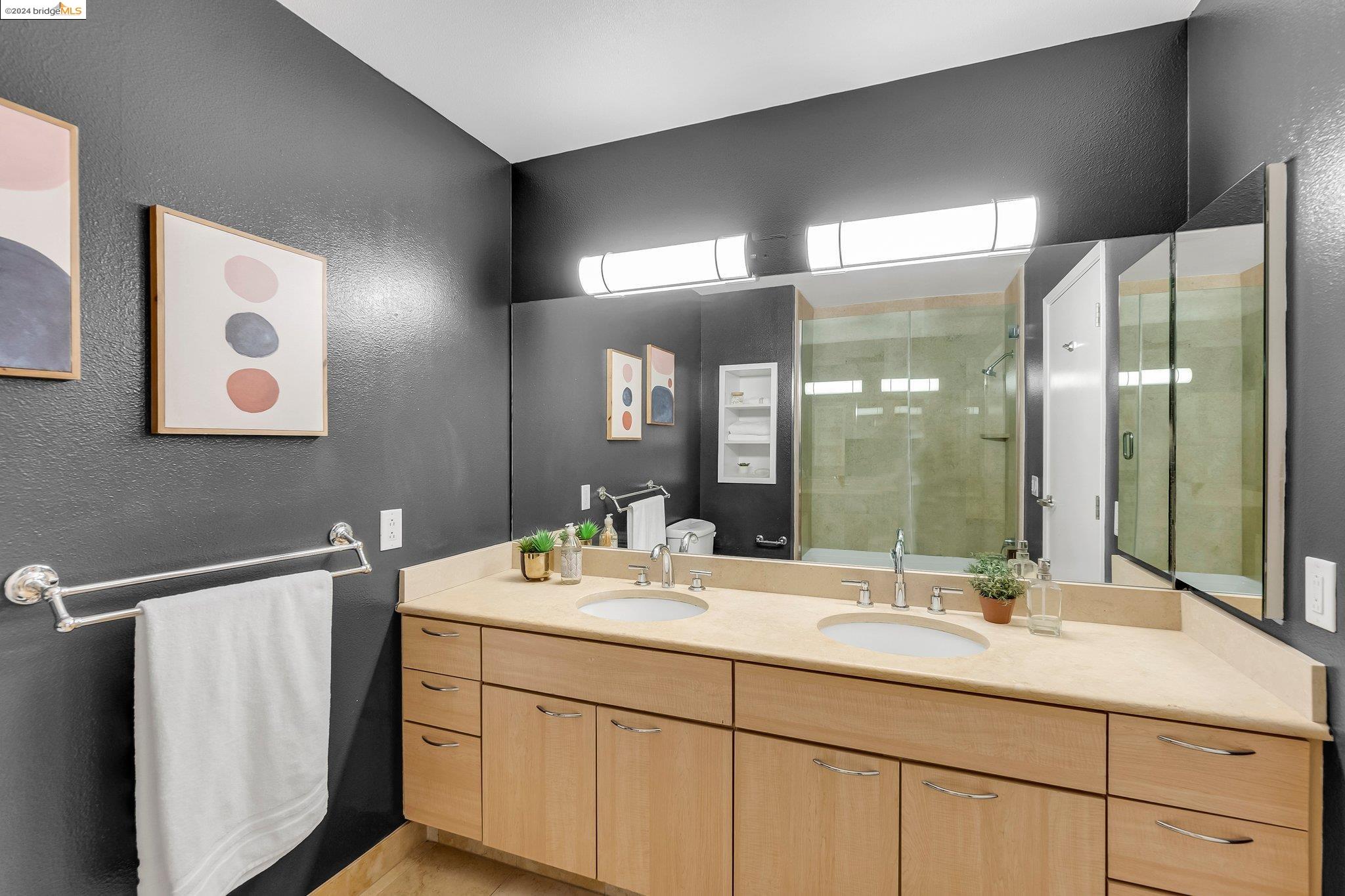 1 Lakeside Dr # 1804