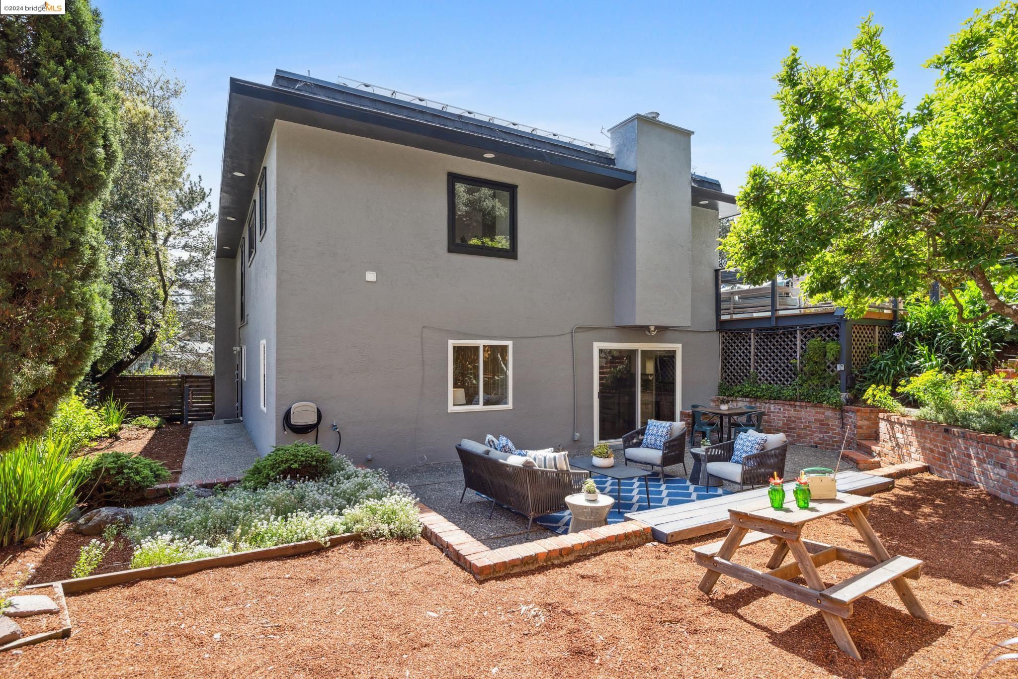 5798 Balmoral Drive