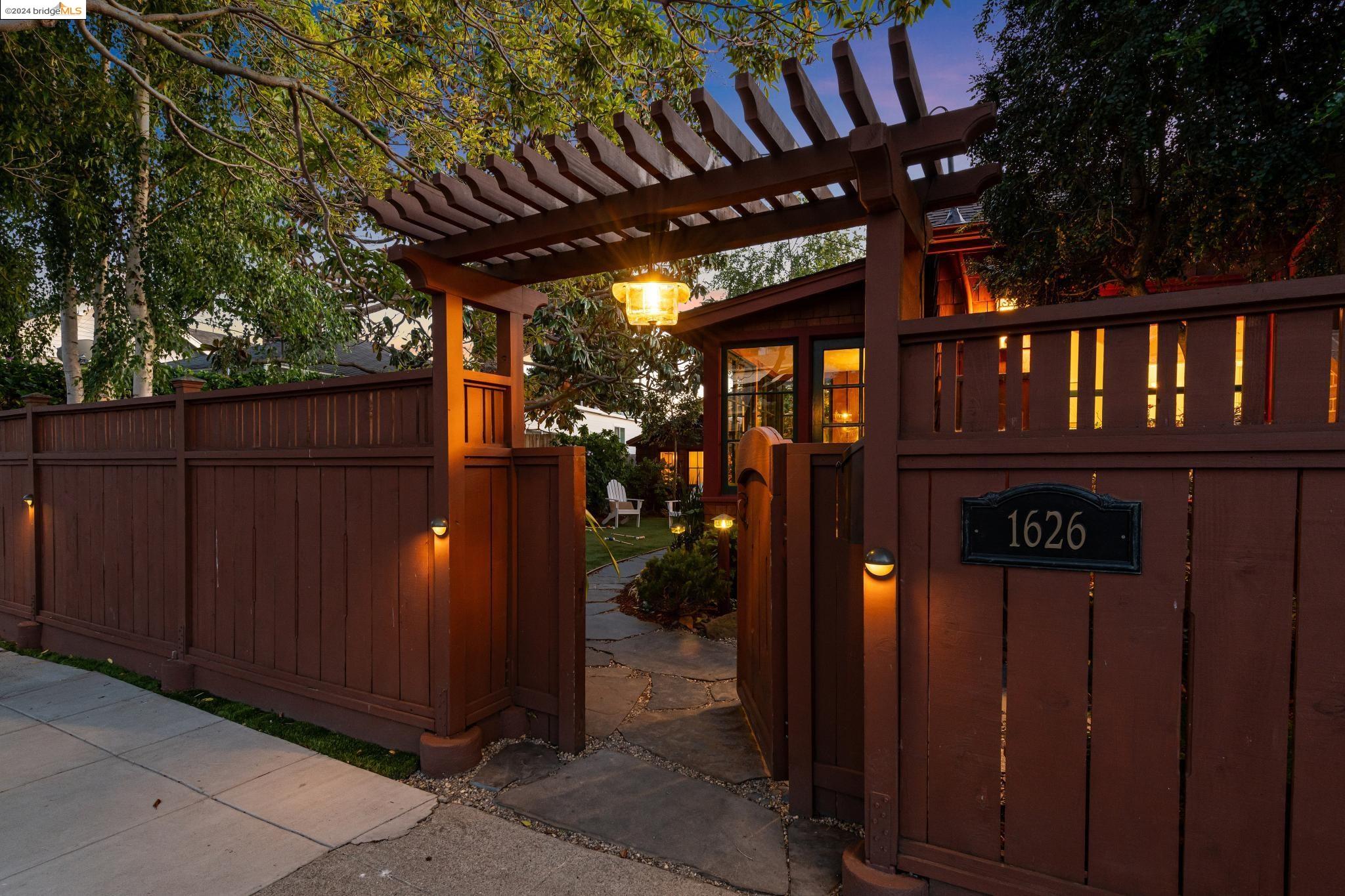 1626 Chestnut Street