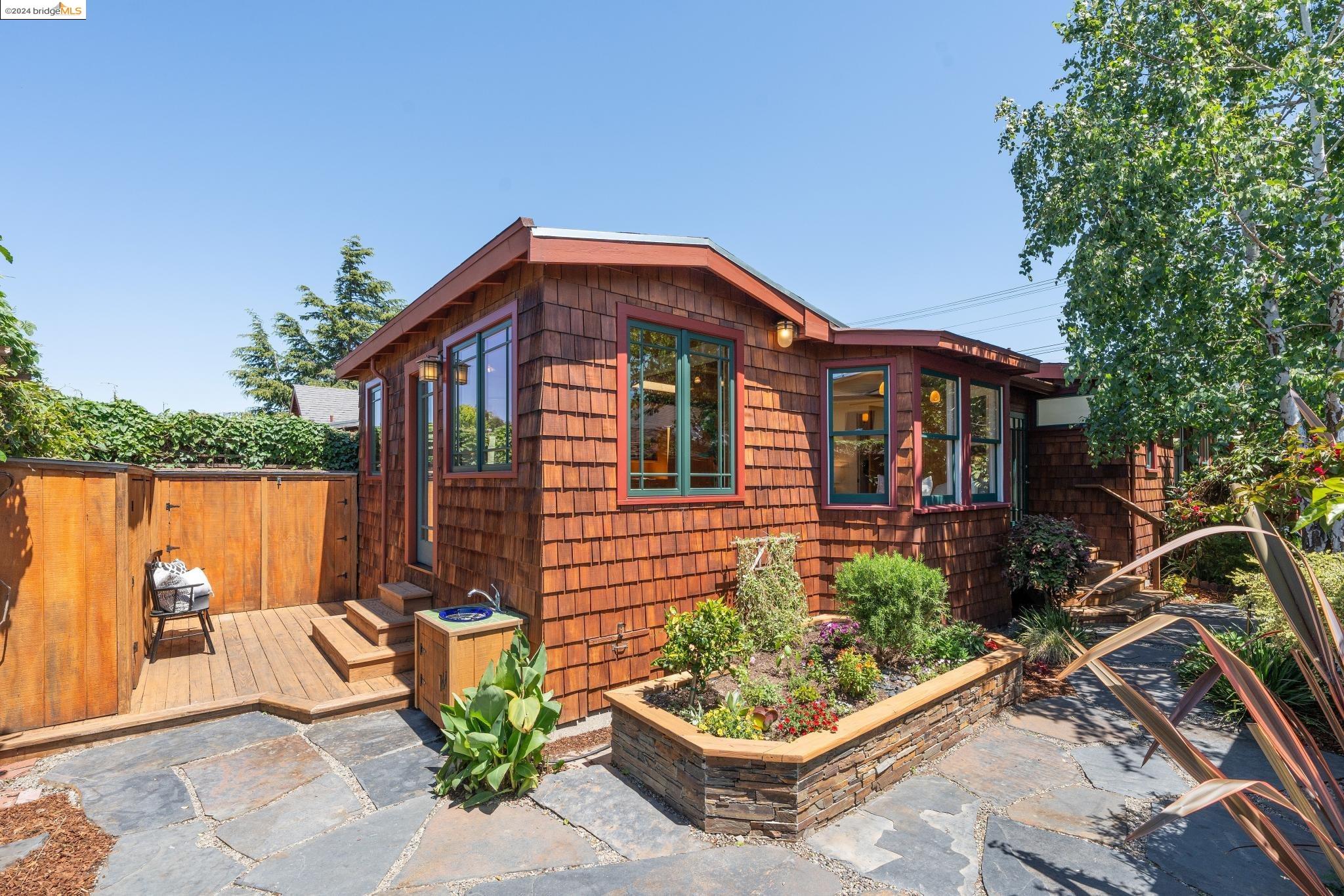 1626 Chestnut Street