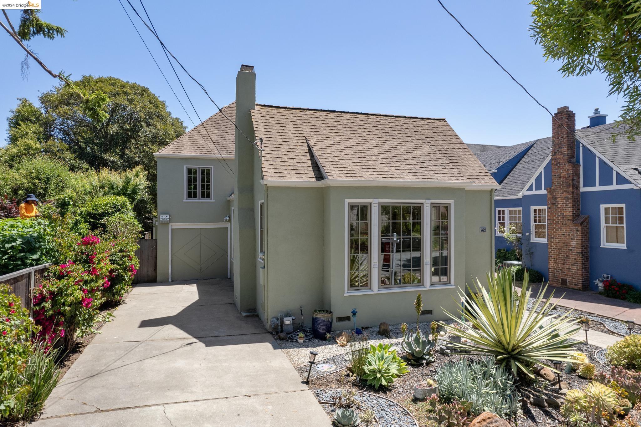 775 Collier Dr